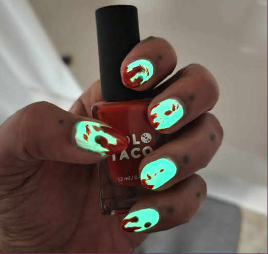 When a Nail Breaks, Halloween Nails to the Rescue!