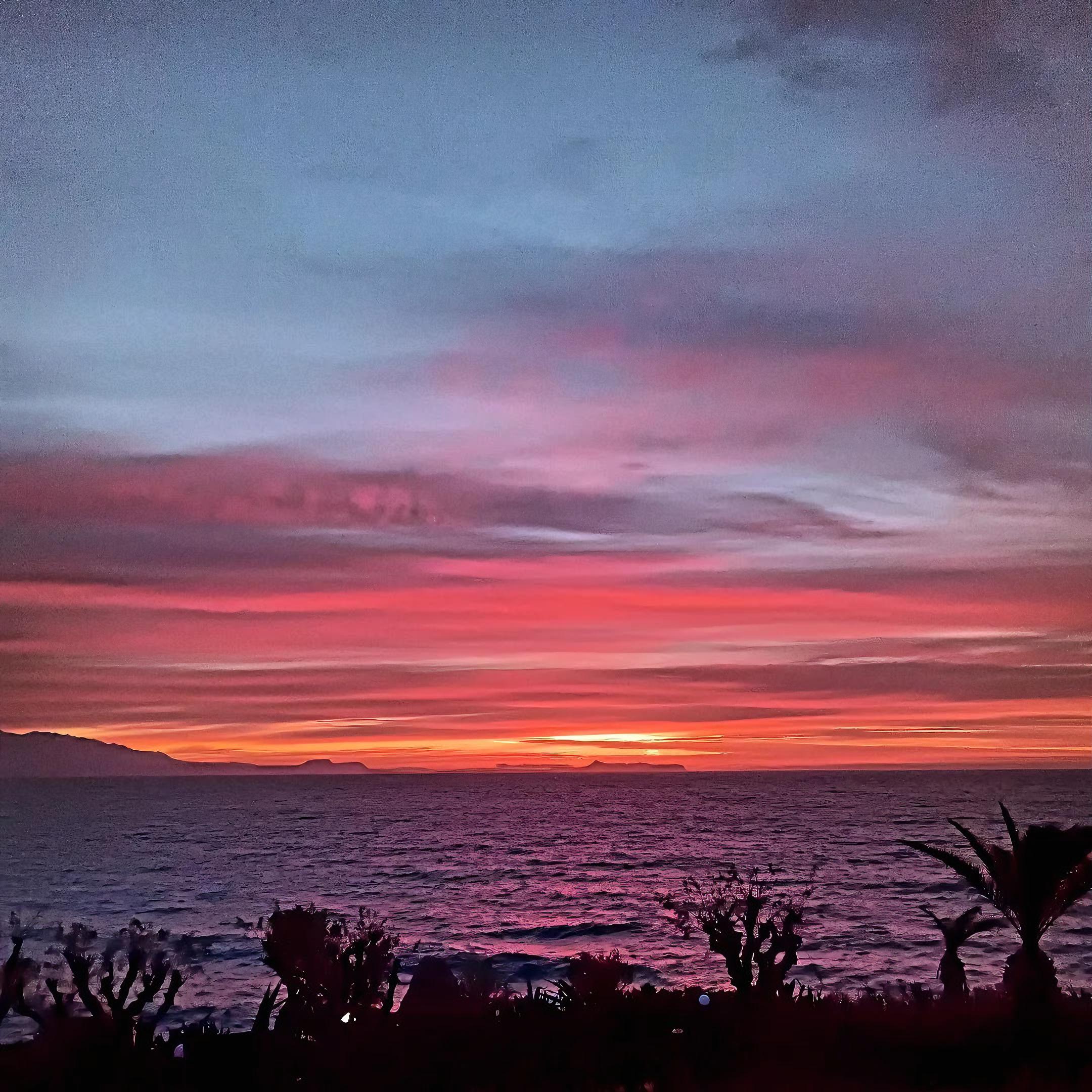 Breathtaking Sunset Vibes Over the Ocean: Nature's Beauty Unleashed!