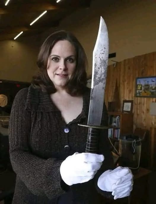 Shelly Crittendon Showcases a Historic 1830s Bowie Knife at the Texas Ranger Museum