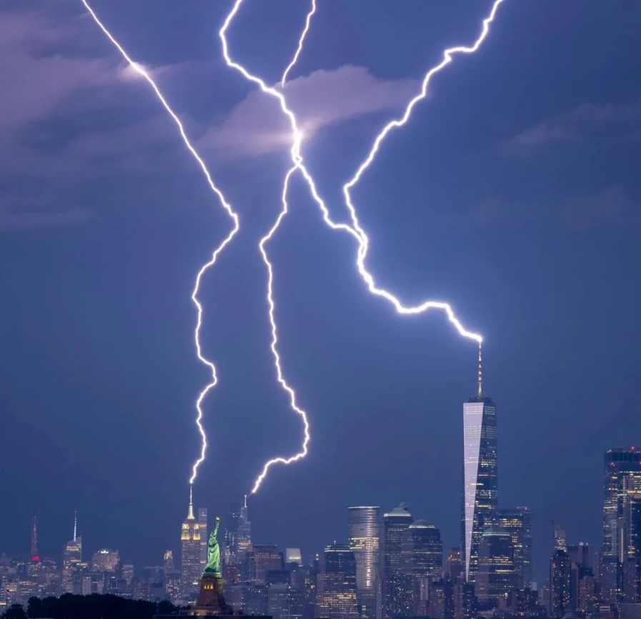 Incredible Capture: Triple Lightning Strikes NYC Skyscrapers