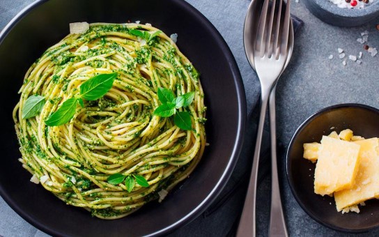 Delicious Pasta with Green Sauce: A Culinary Delight