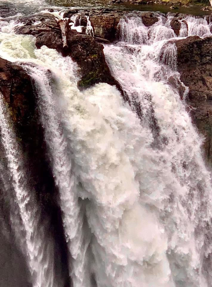 Nature's Masterpiece: The Majestic Waterfall