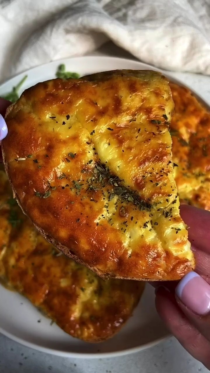 Delicious Cheese and Egg Toast: A Breakfast Delight