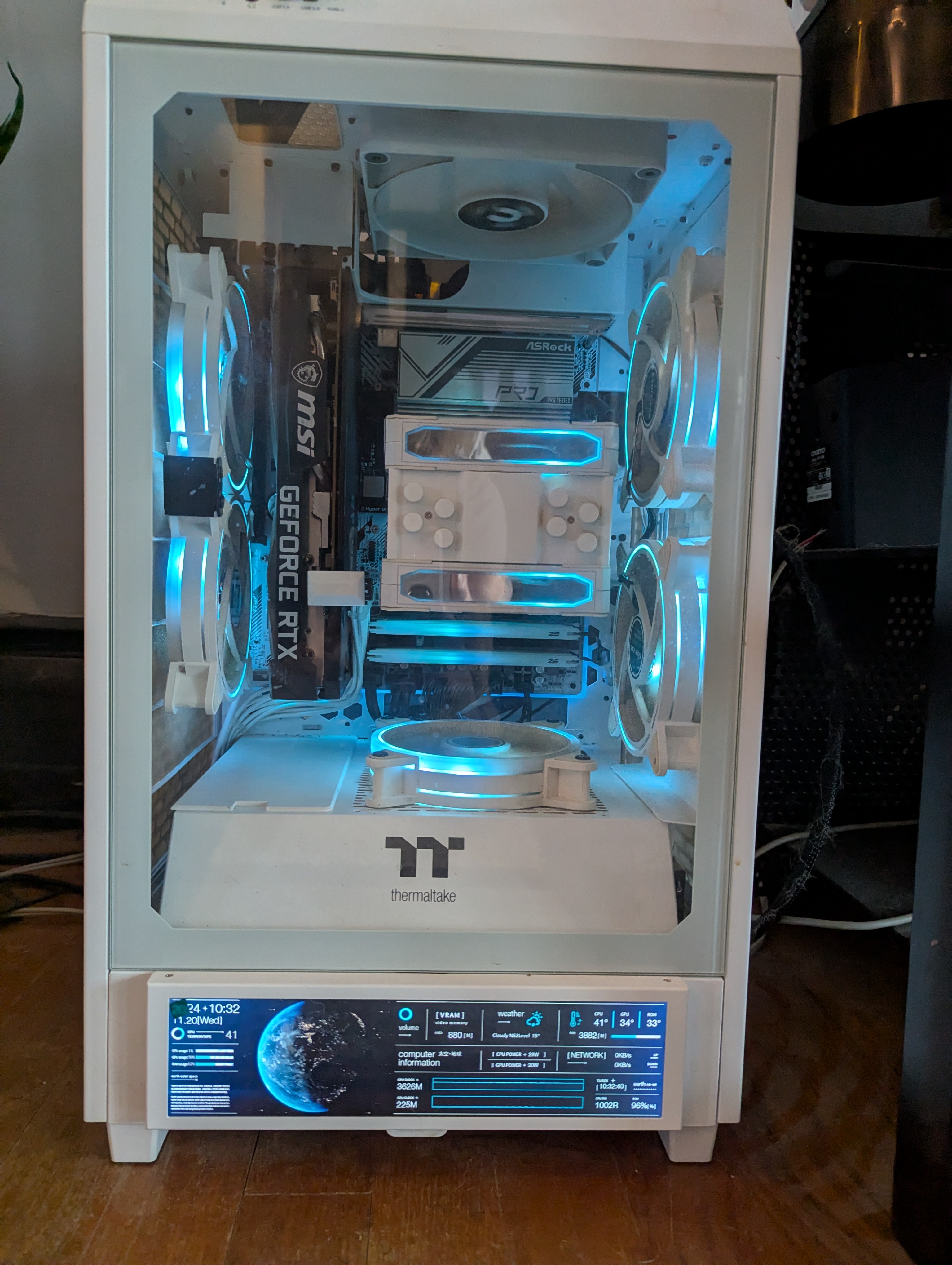 Thermaltake Tower 200 Featuring a Generic LCD