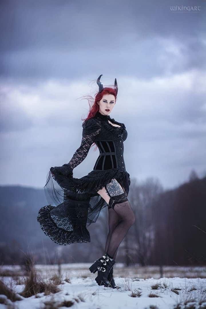 Check out her fabulous outfit!