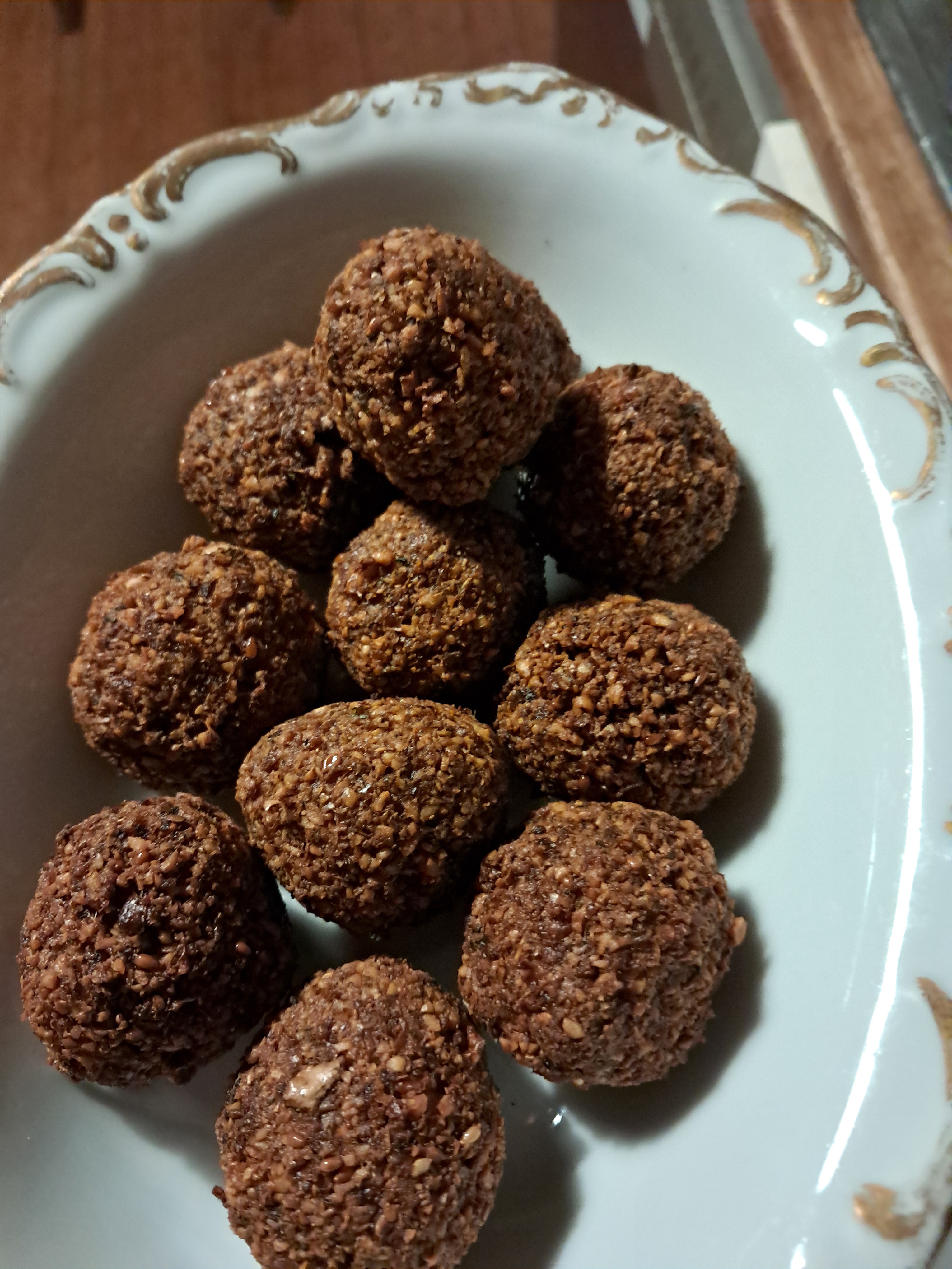 Behold my first falafel masterpiece that I'm absolutely proud of!