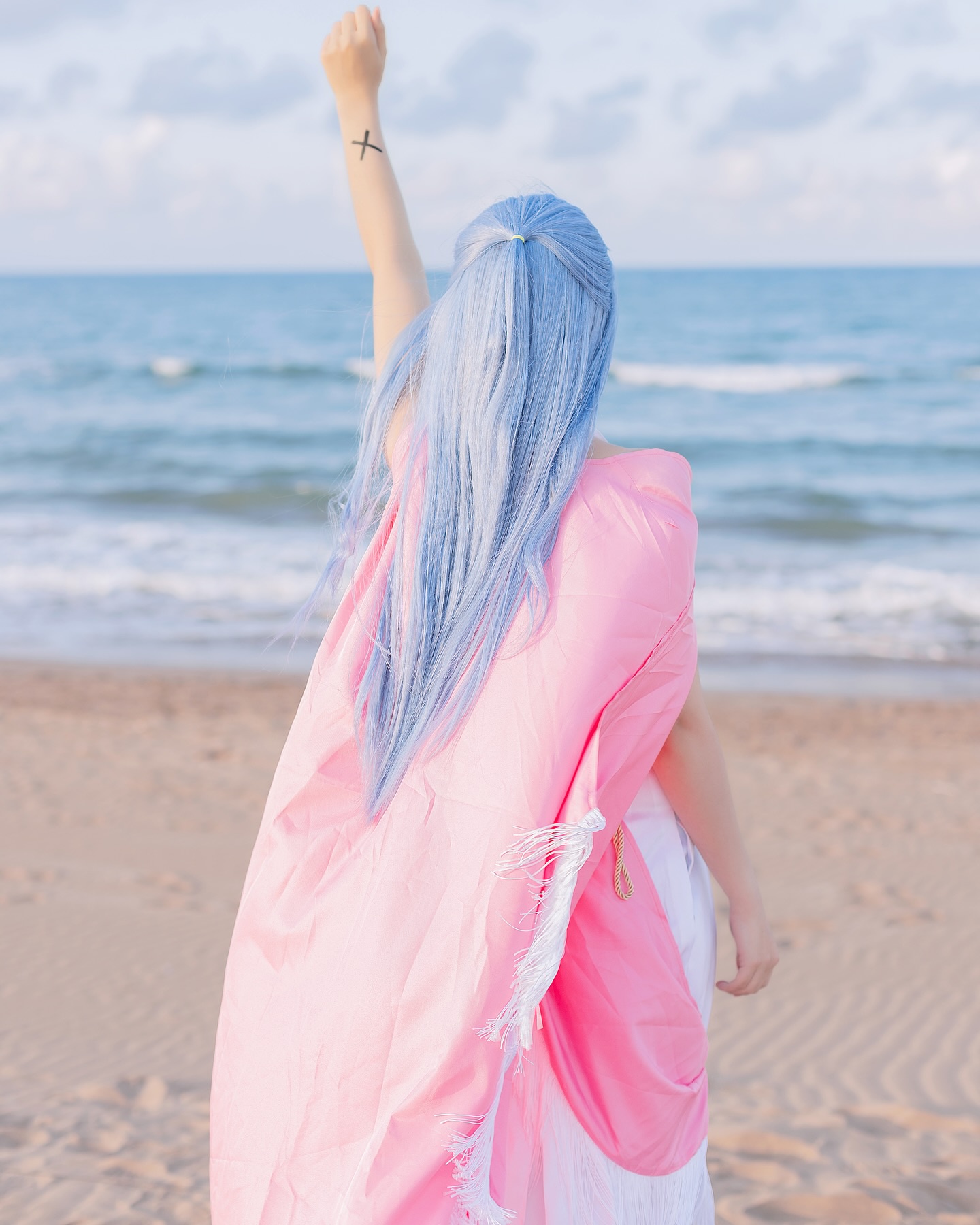 Cosplayer @aloeveraiskawaii brings Nefeltari Vivi from One Piece to life in this stunning Arabasta series shot by @models.fjphoto.