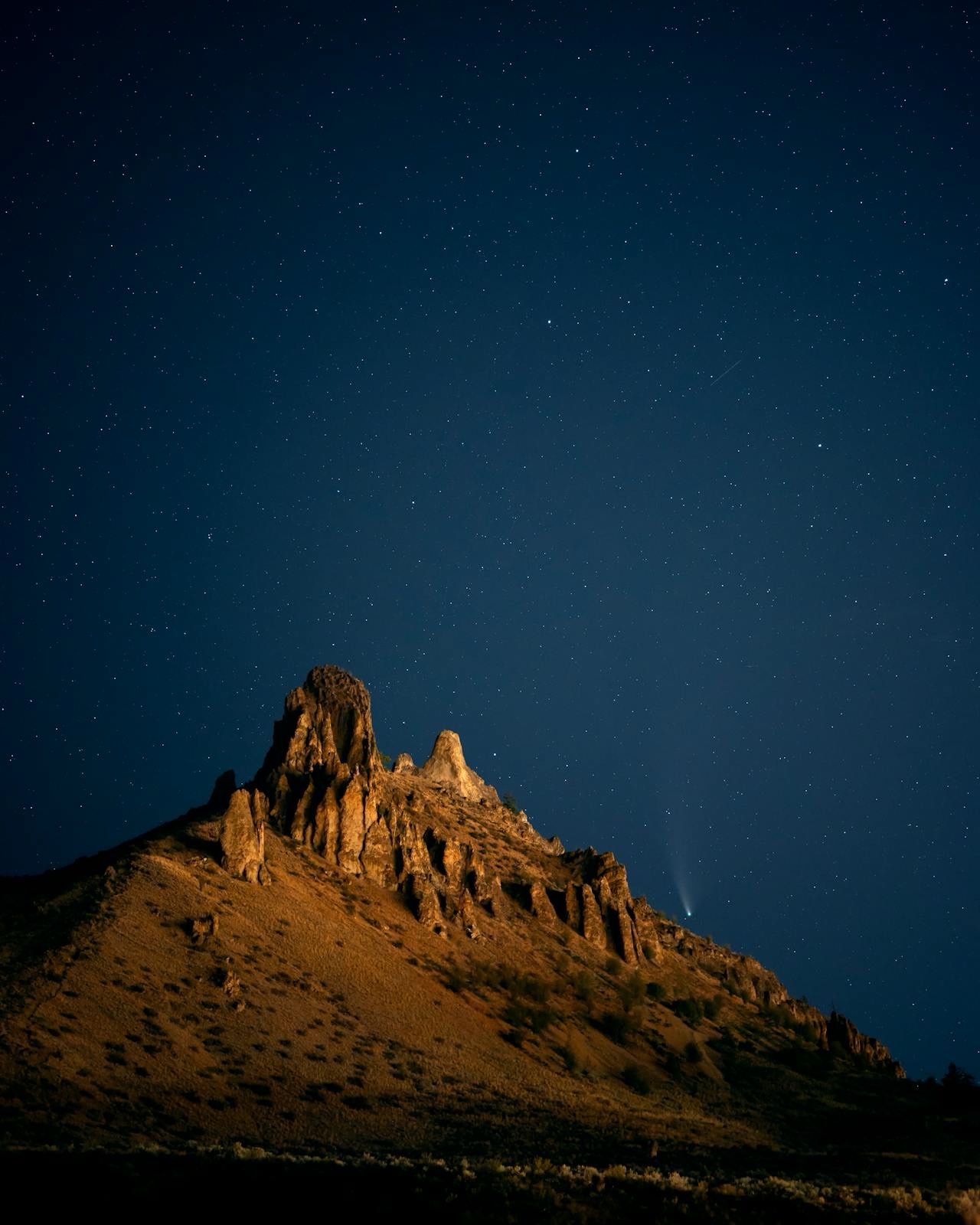 A Glimpse of the Comet