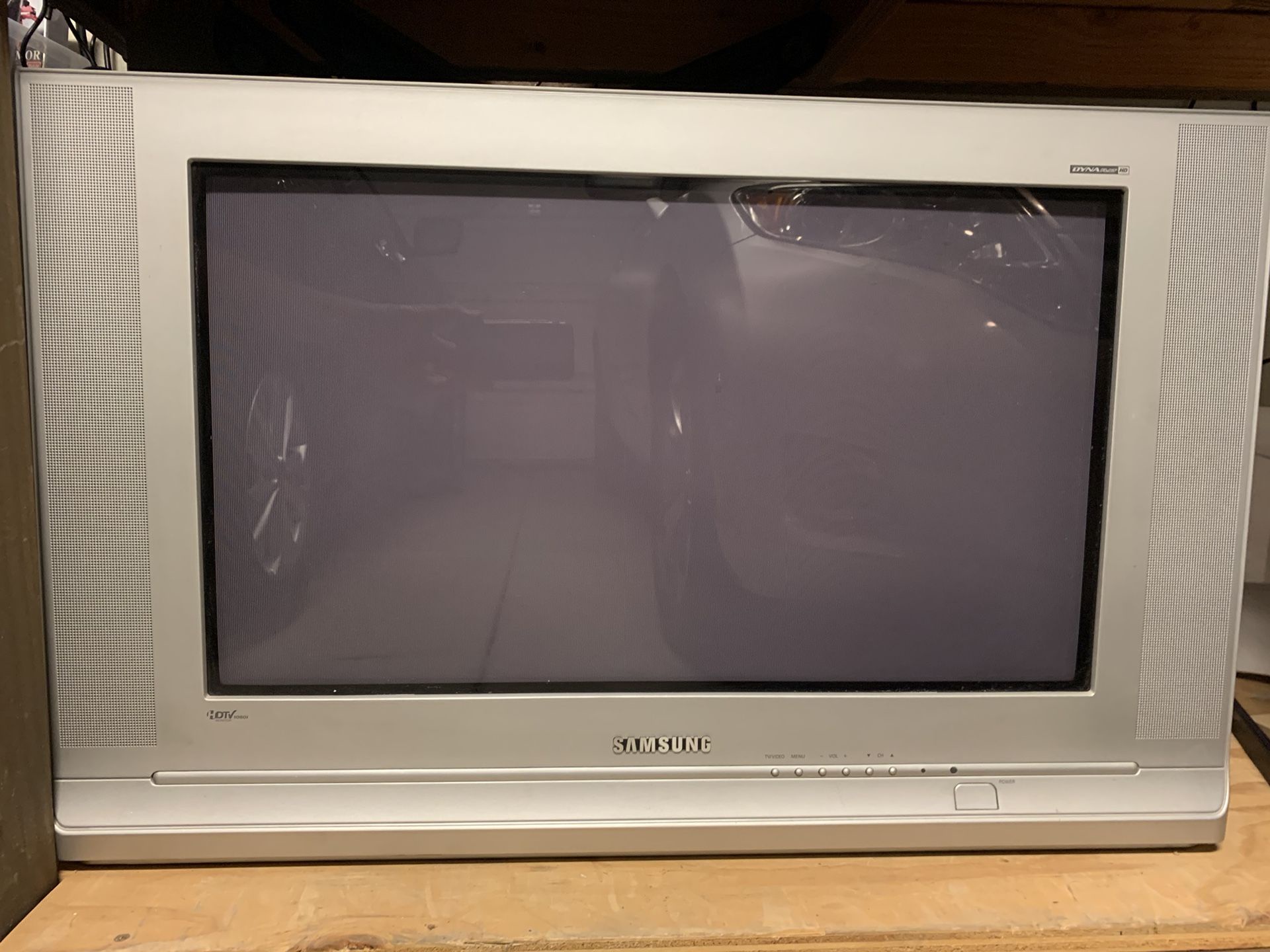 Throwback to the Samsung 26" CRT TV from July '04