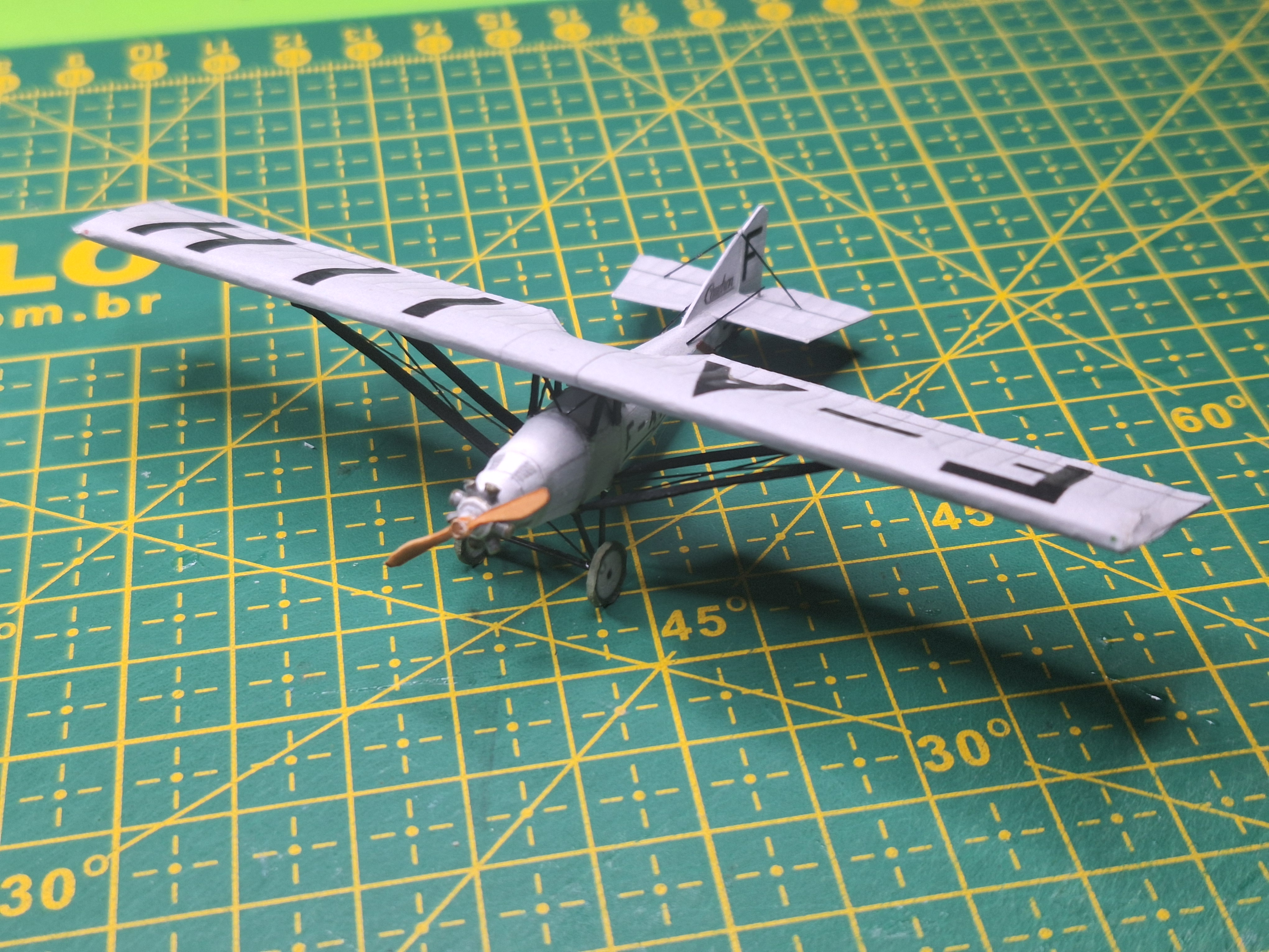 Crafting the Caudron C109: A 1/100 Scale Papermodel Journey