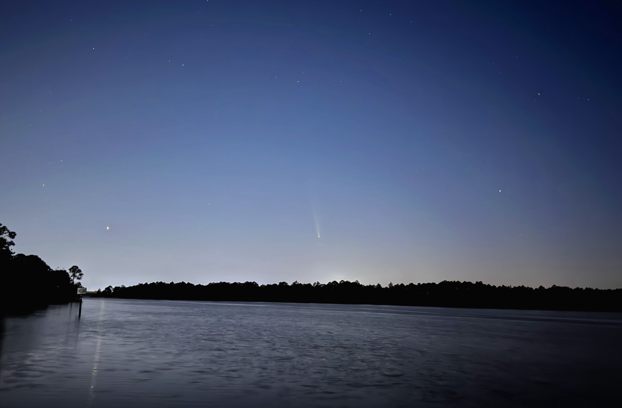 The Spectacular Comet Atlas