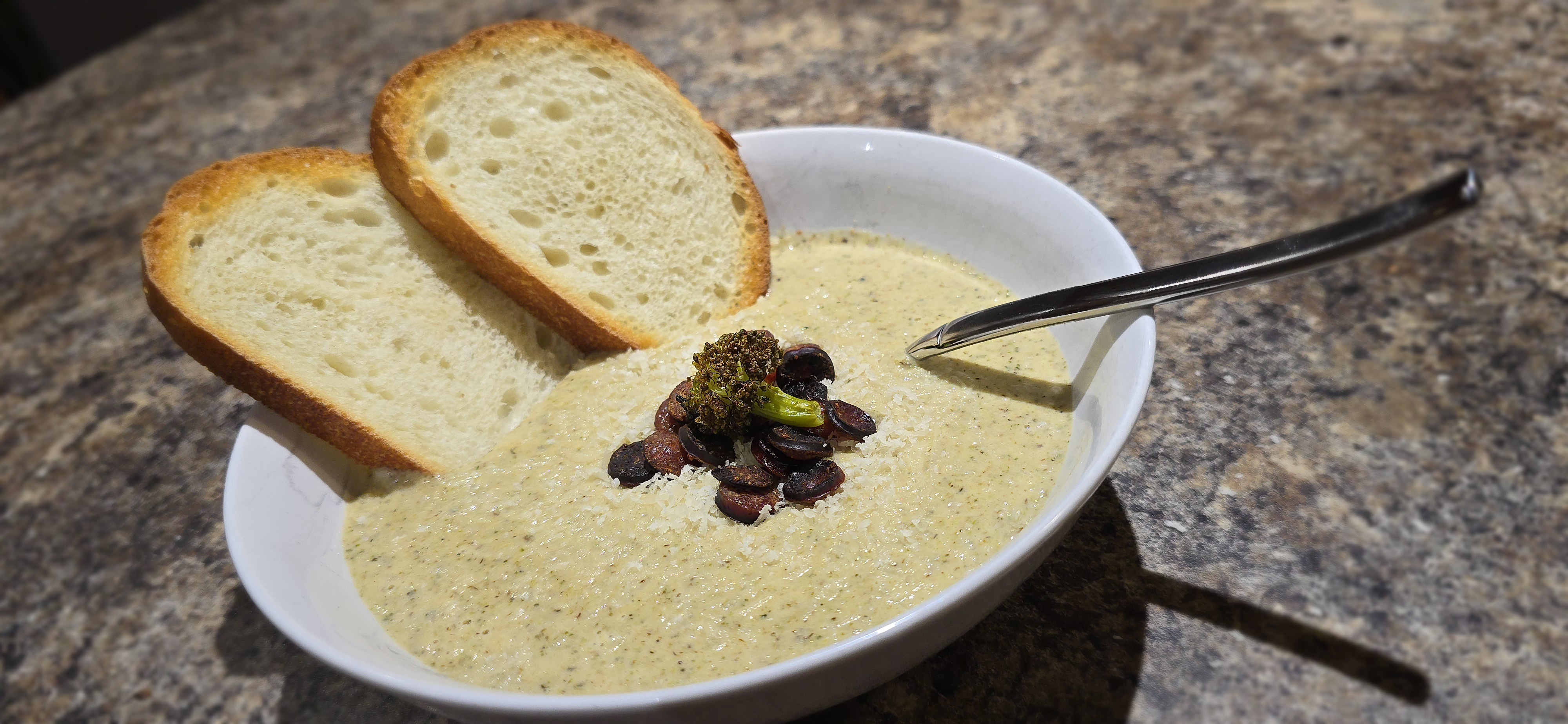 Deliciously Creamy Broccoli, Leek, and Cheddar Soup Recipe