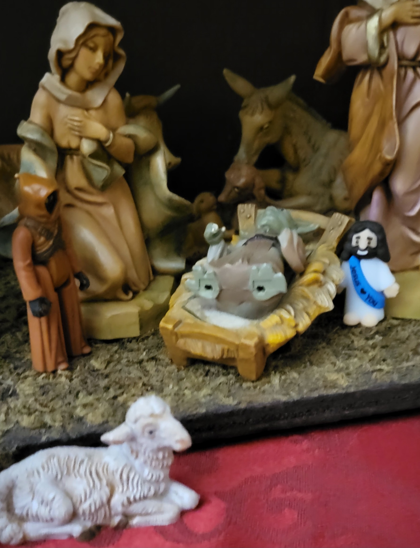 Jawas Have Invaded My Nativity Scene: A Sci-Fi Takeover