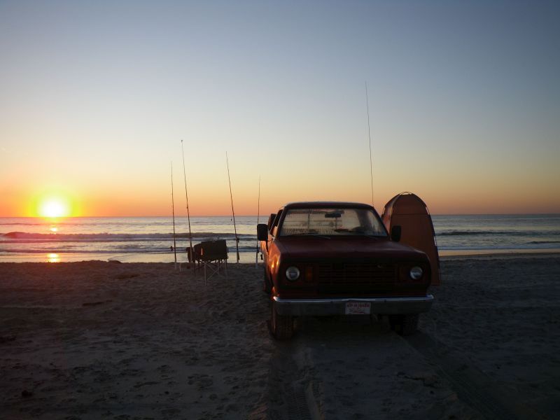 Classic 1977 5/4 Ton Dodge: A Vintage Beauty