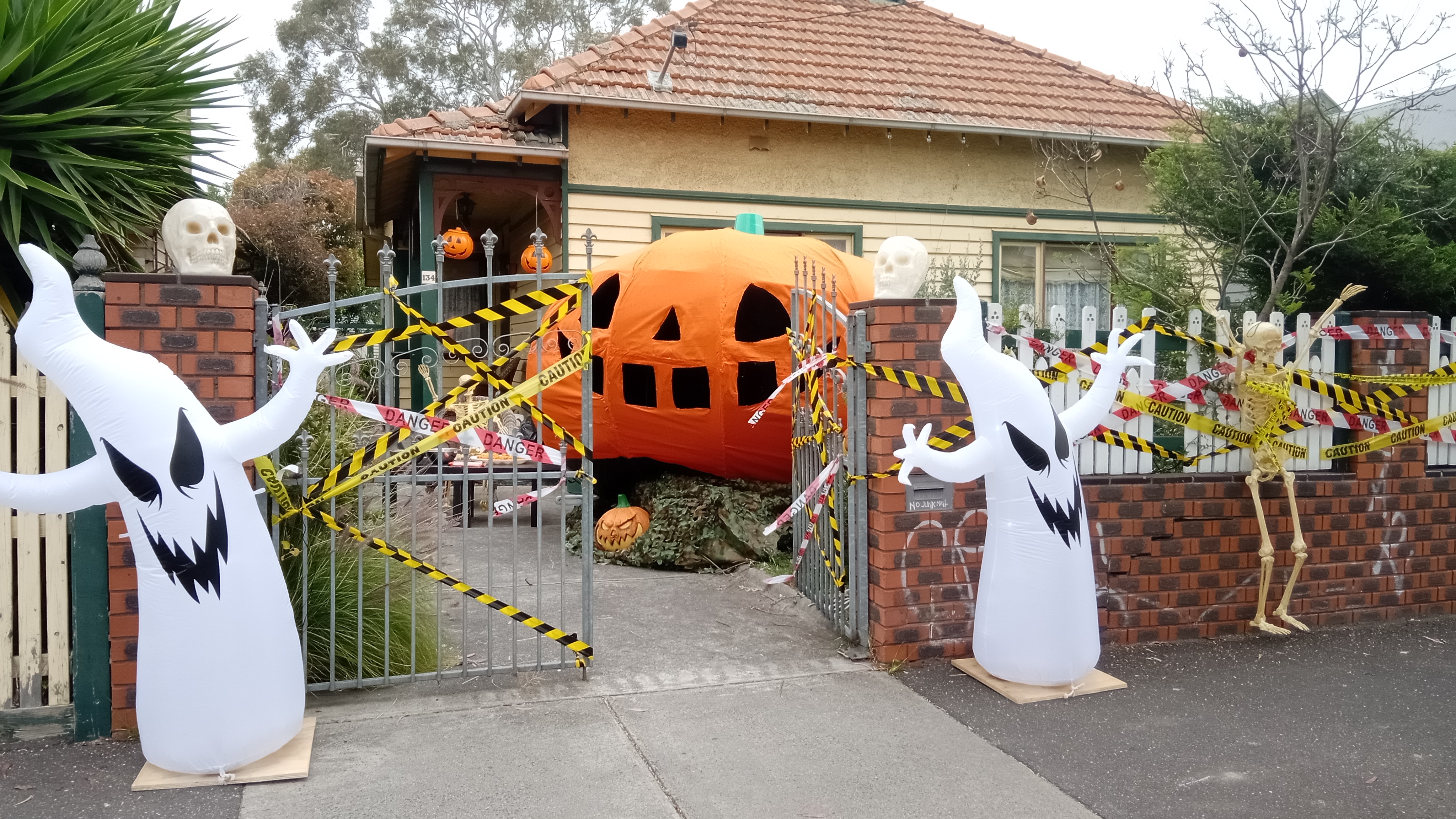 I went all out with my giant homemade jack o'lantern this year!