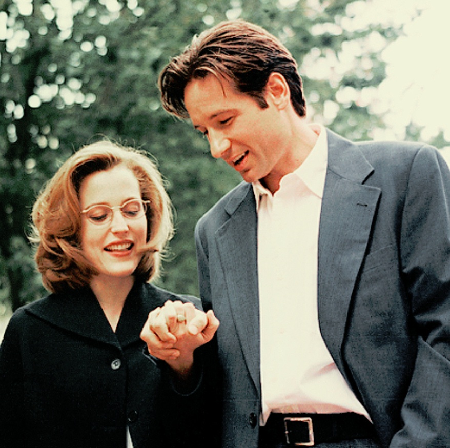Mully & Sculder: A Happy Reunion in X-Files Style