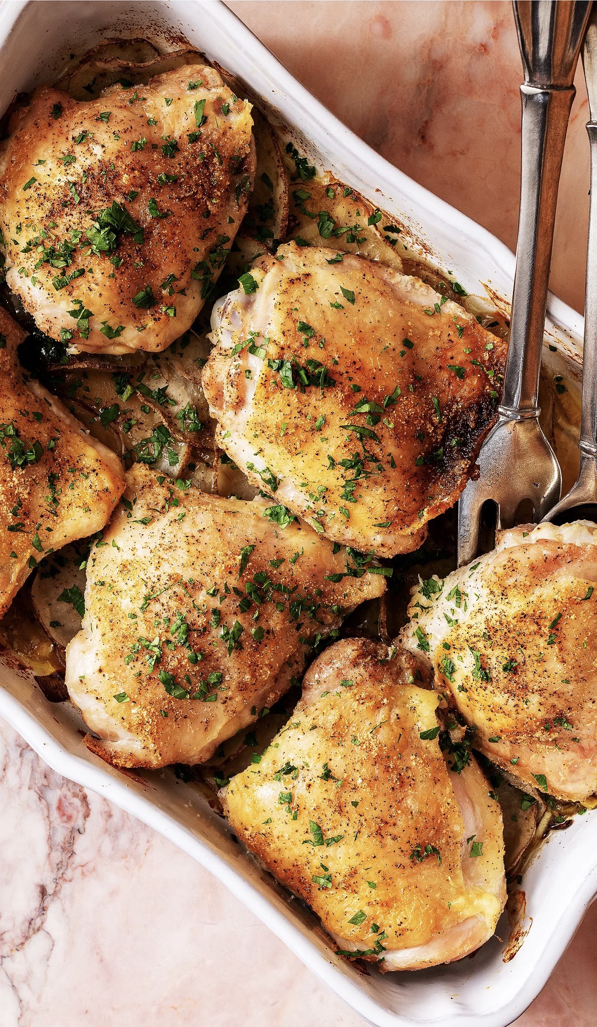 Delicious Baked Chicken Thighs with Leeks Recipe!