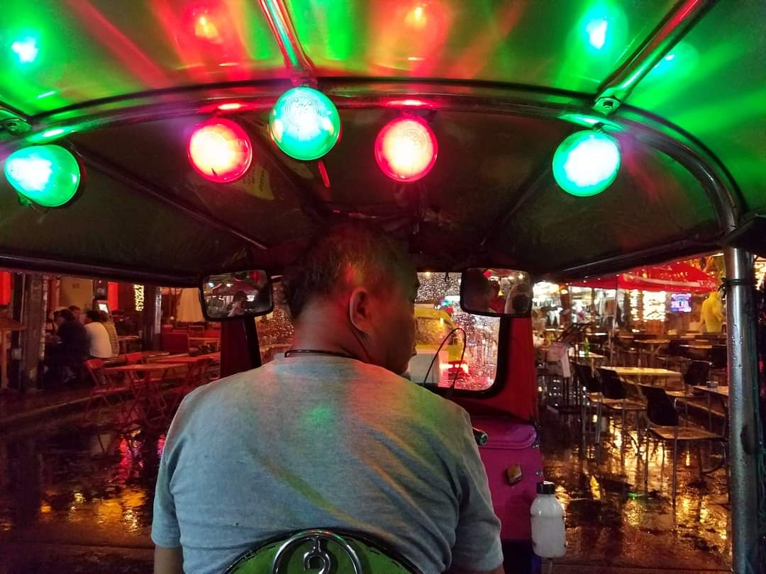 Exploring the Vibrant Streets of Bangkok, Thailand!