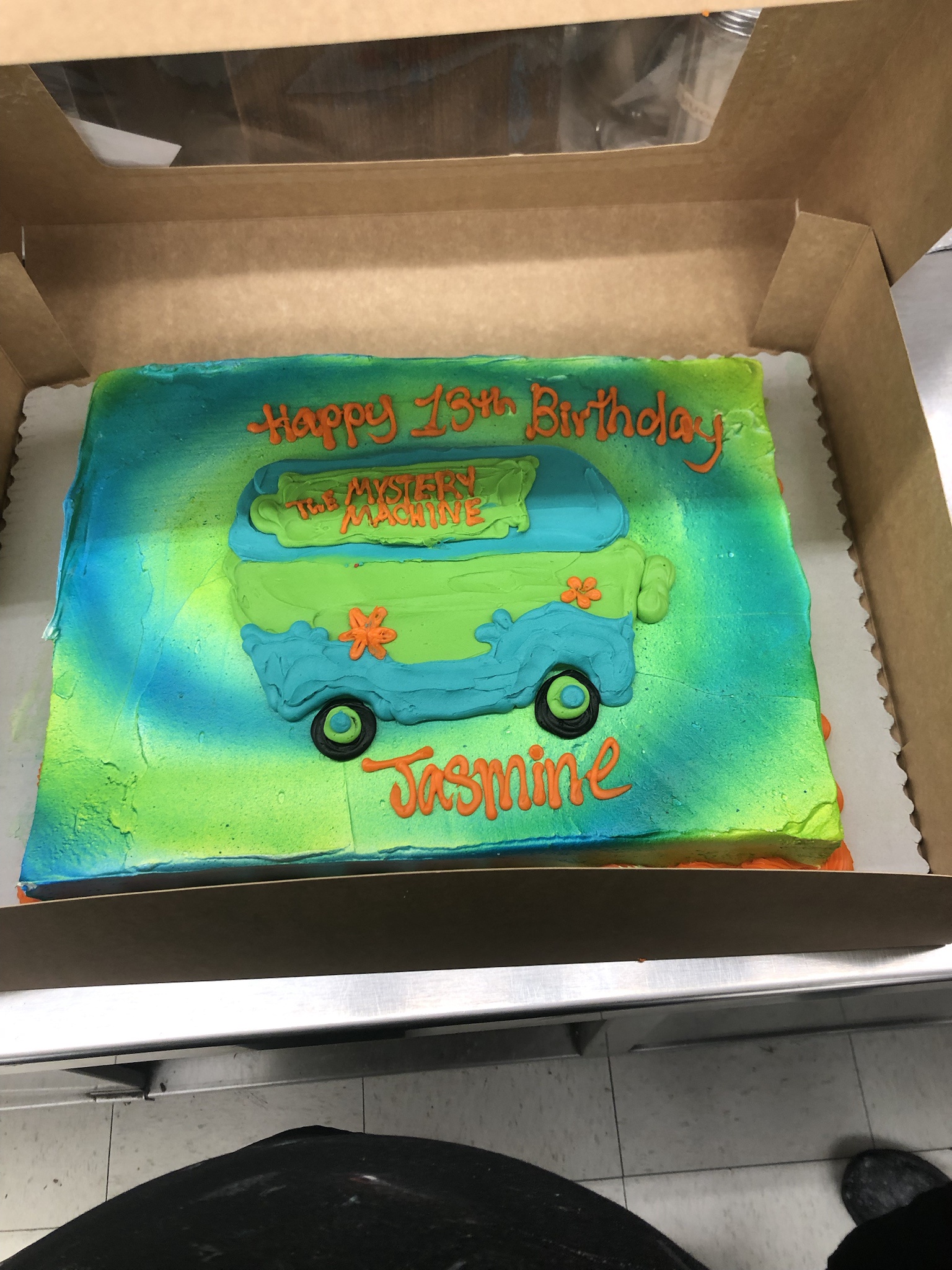 A delicious cake inspired by the Mystery Machine.