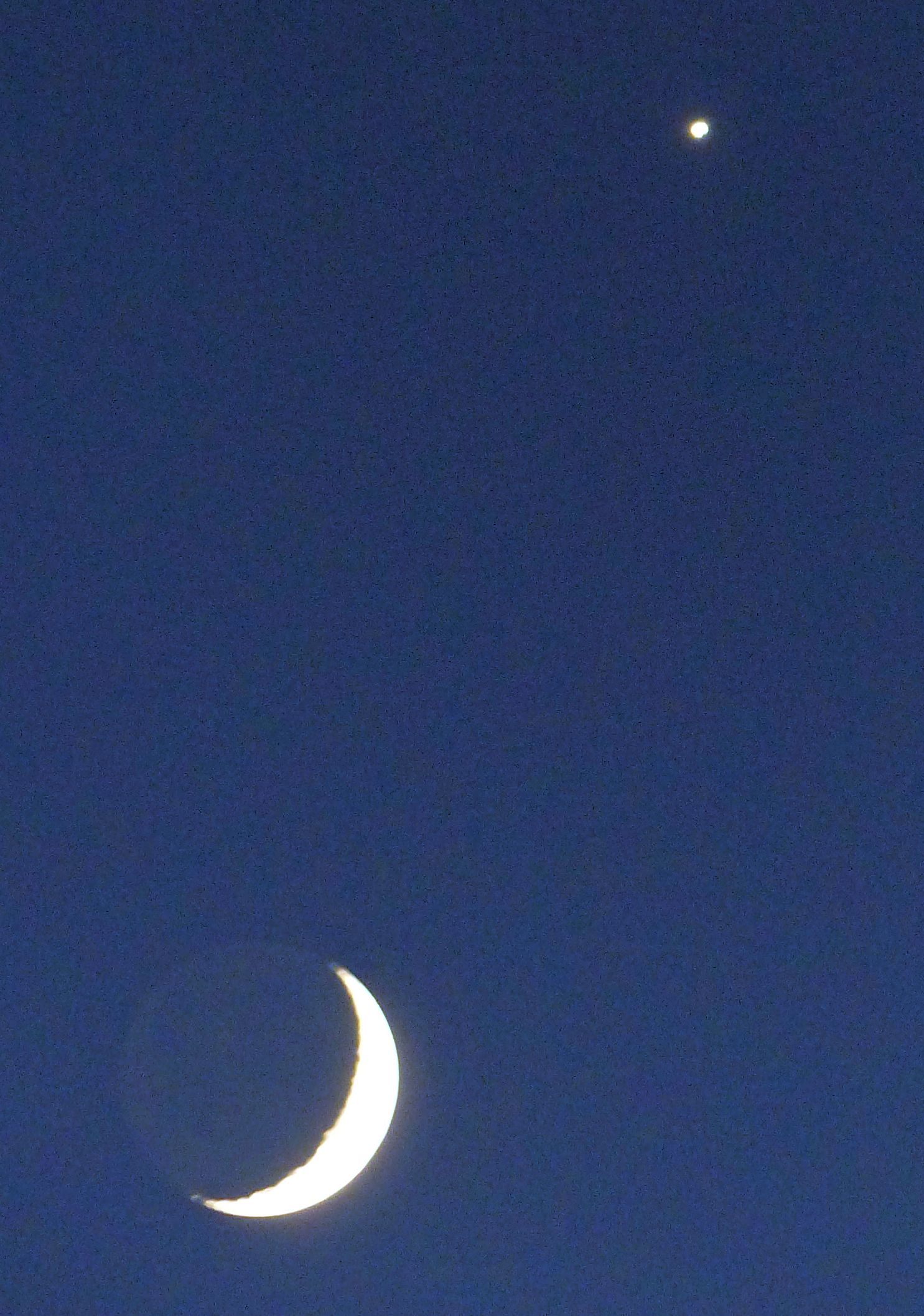 A stunning celestial display: New Moon and Venus over Telford, Shropshire on January 3rd, 2025
