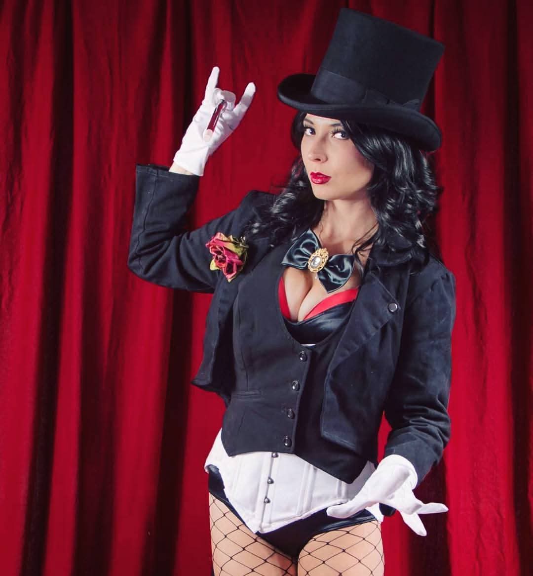 Zatanna Cosplay: A Magical Transformation by BangBangNeko