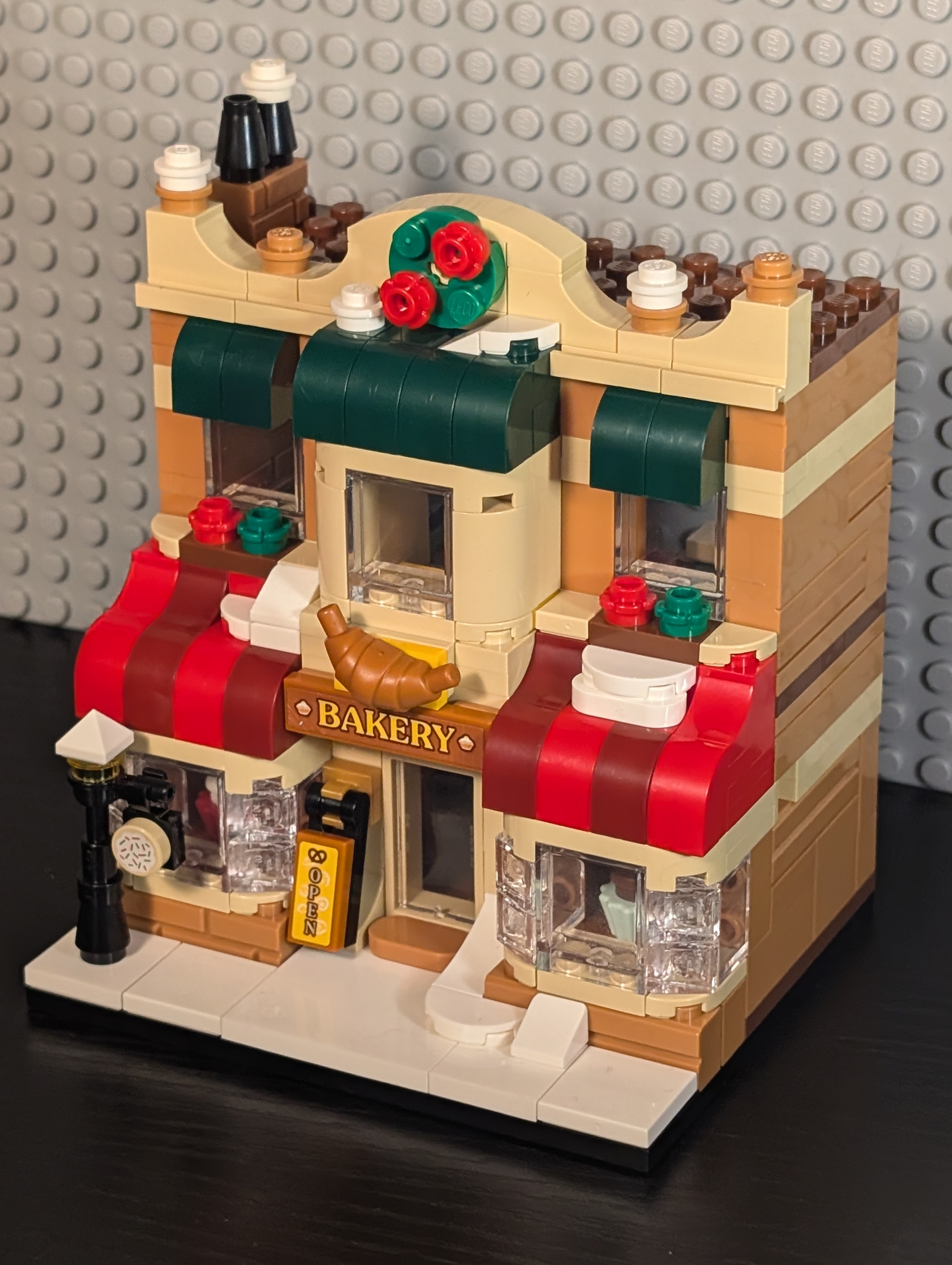 Check out this amazing LEGO Bakery set (40696)!