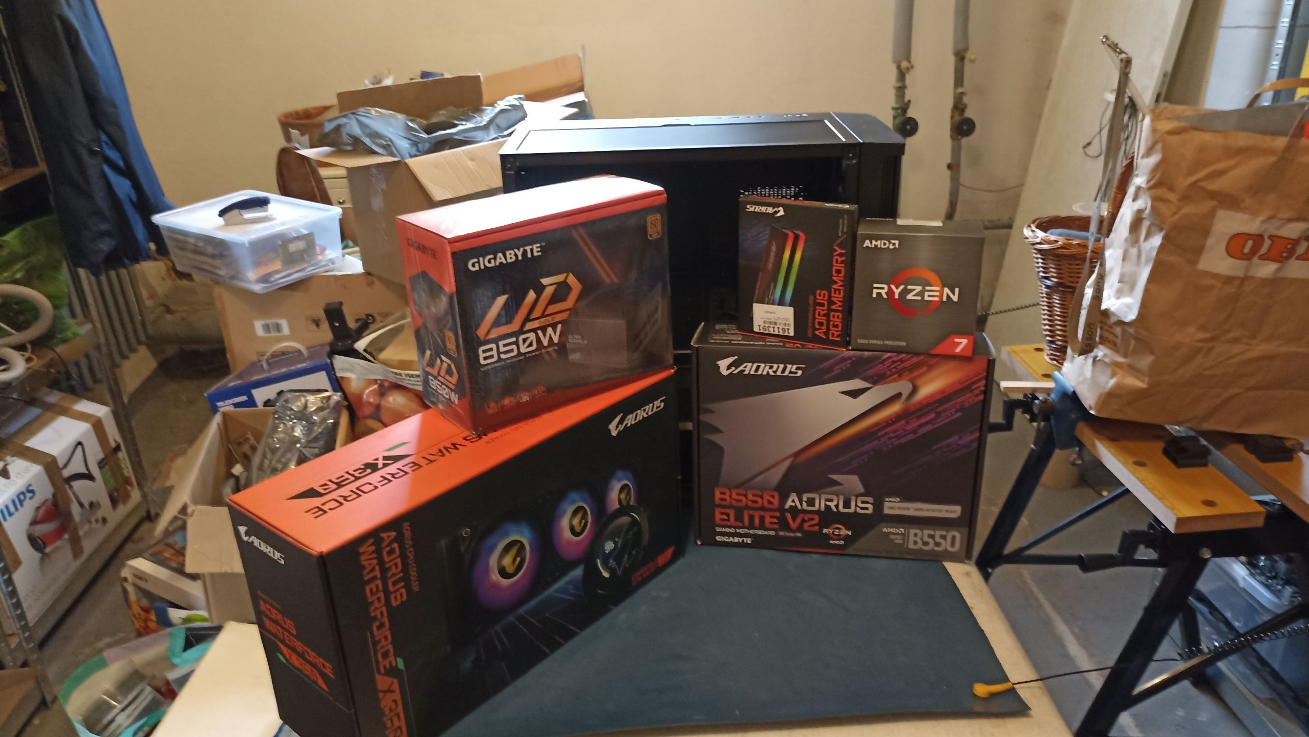 Check out my complete GIGABYTE x AORUS PC Build!