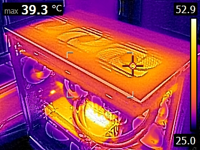 Thermal Images of the Powerful AMD Ryzen 9950X PC