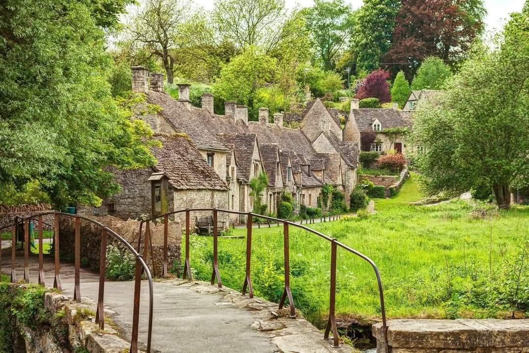 Discover the Most Beautiful Town in the World, Just 130 km West of London