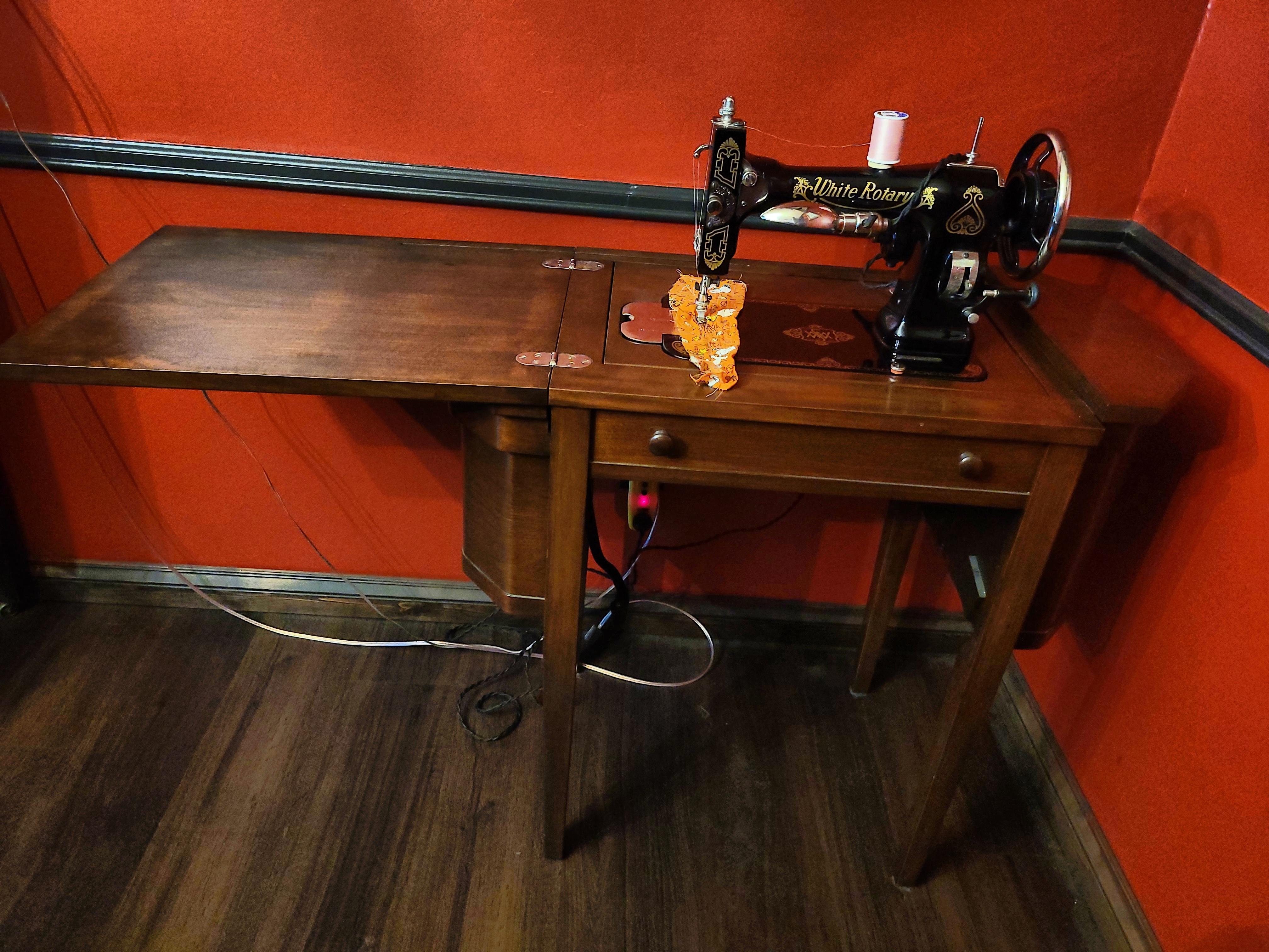 Vintage Charm: Fully Restored 1927 White Rotary Sewing Machine