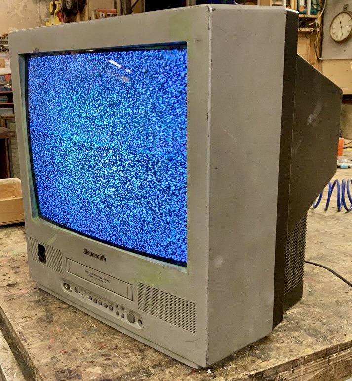 The Classic Panasonic CRT-VCR Combo: A Nostalgic Blast from the Past