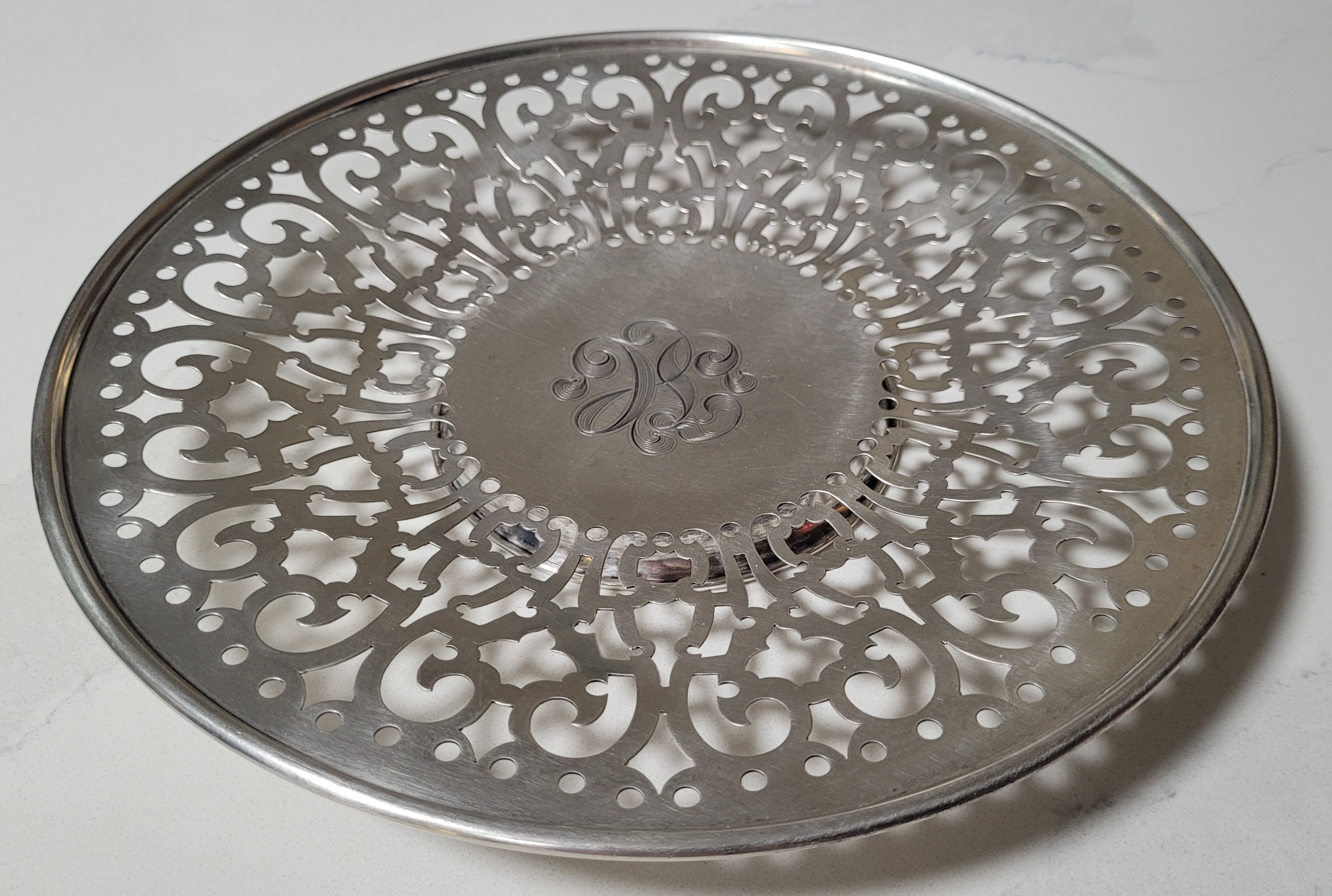 Elegant Woodside Sterling Silver Co pattern 3232 pierced plate/tazza.