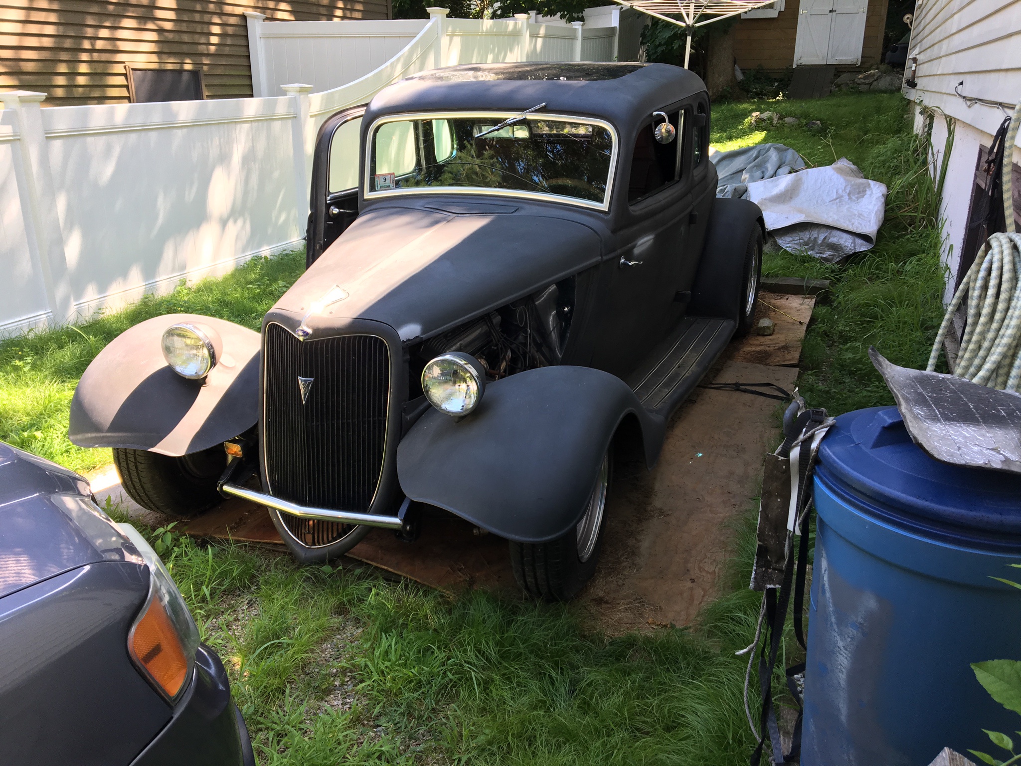 Custom Classic: The 1933 Ford 5 Window Coupe