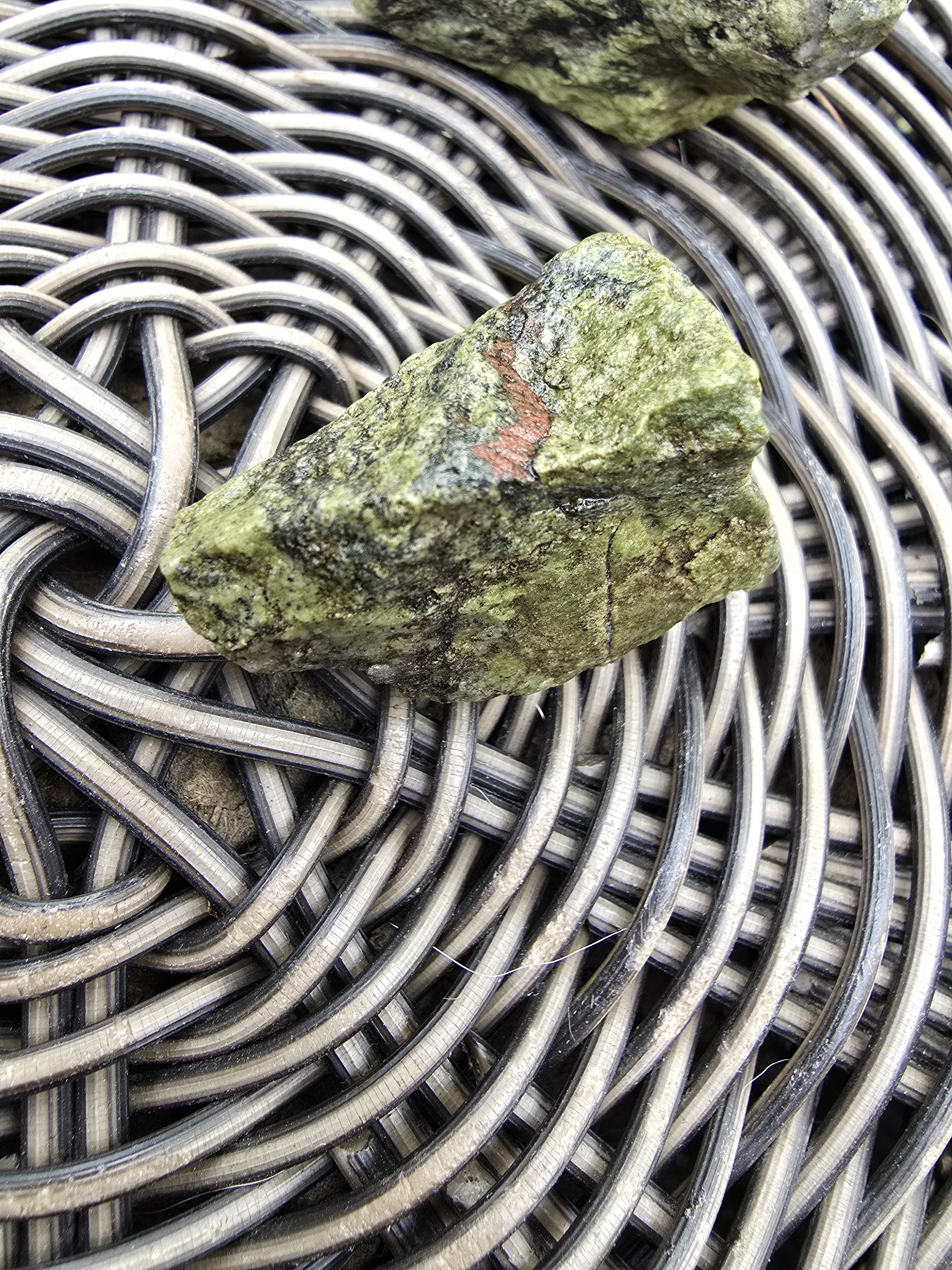 The Beauty of Wet Rocks: A Colorful Display