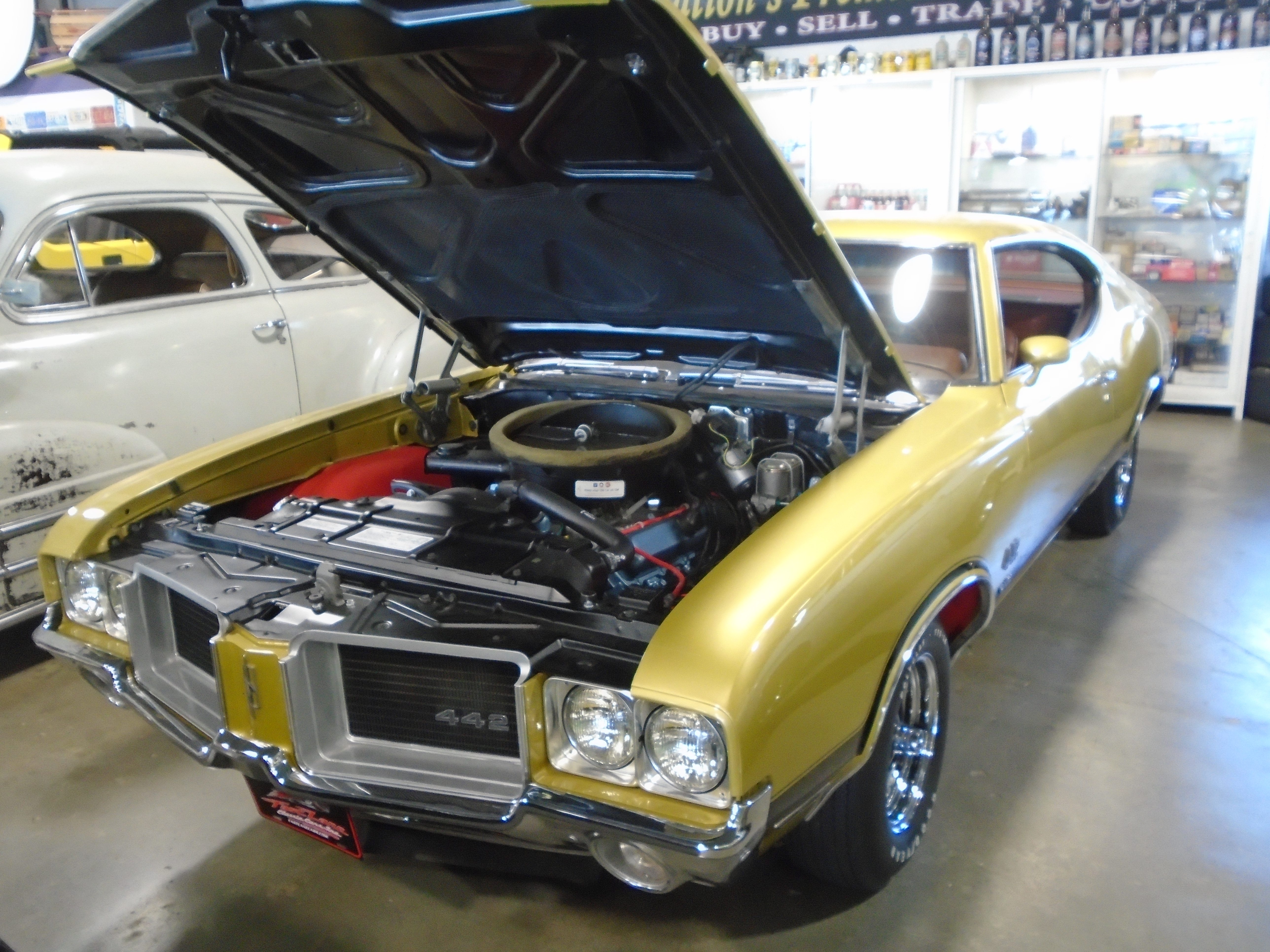 Classic Beauty: 1971 Oldsmobile Cutlass 4-4-2 W-30 Hardtop