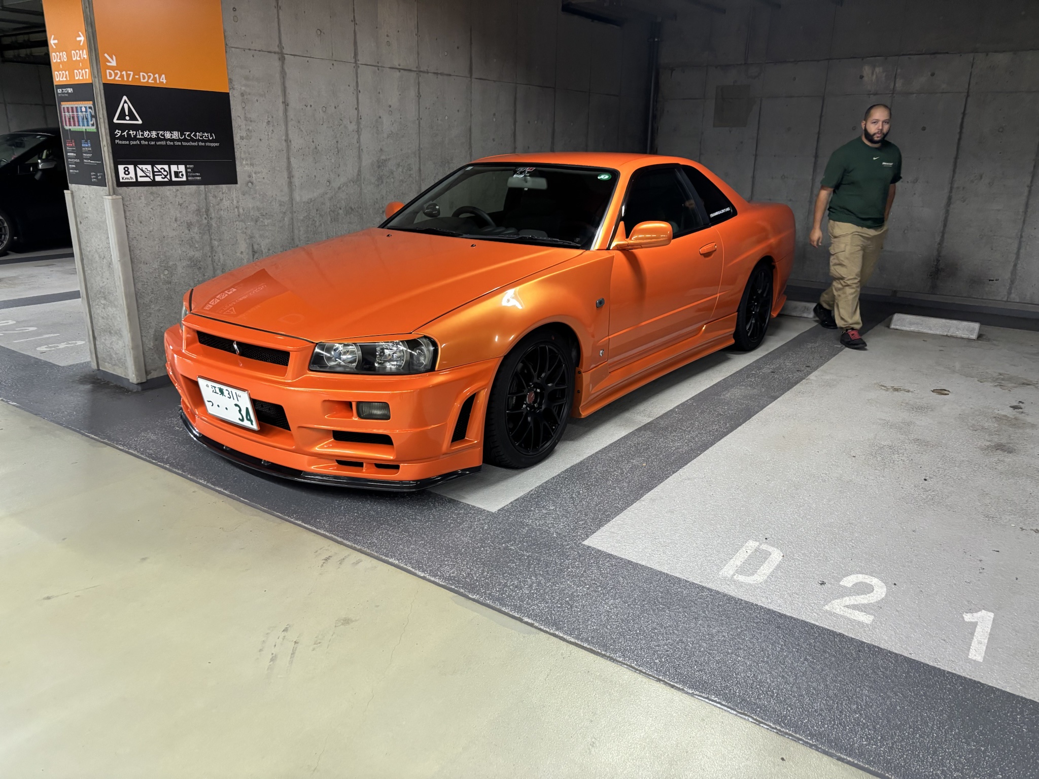 Vibrant Moments from the Daikoku Car Meet in Tokyo