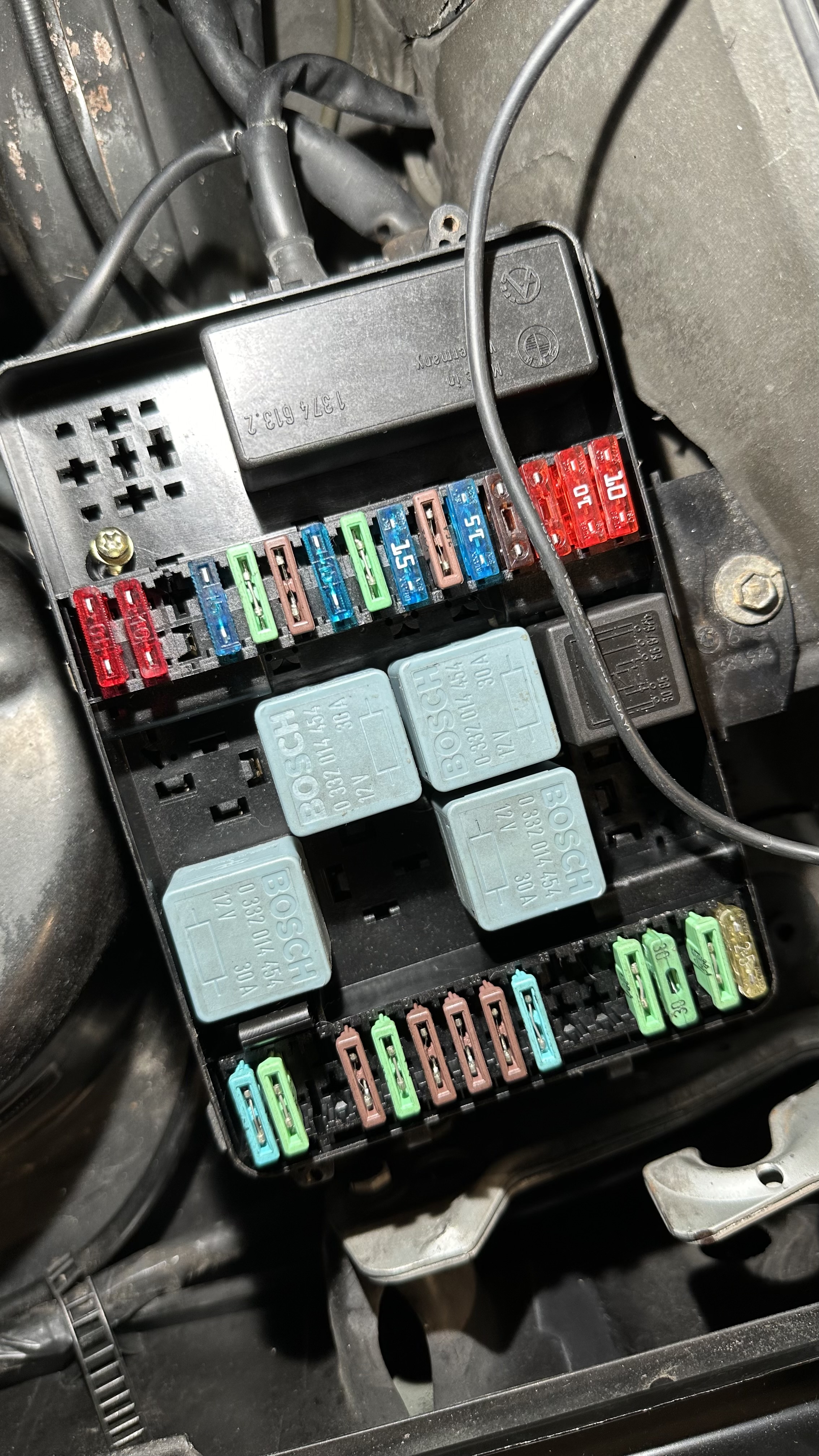 E30 Fuse Box: A Closer Look