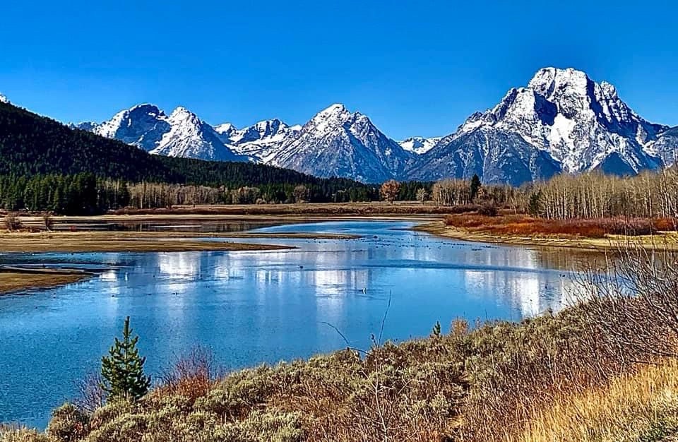 Stunning Mountain Reflections: Nature's Mirror