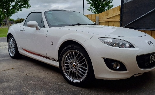 Just got my hands on a 2010 MX-5!