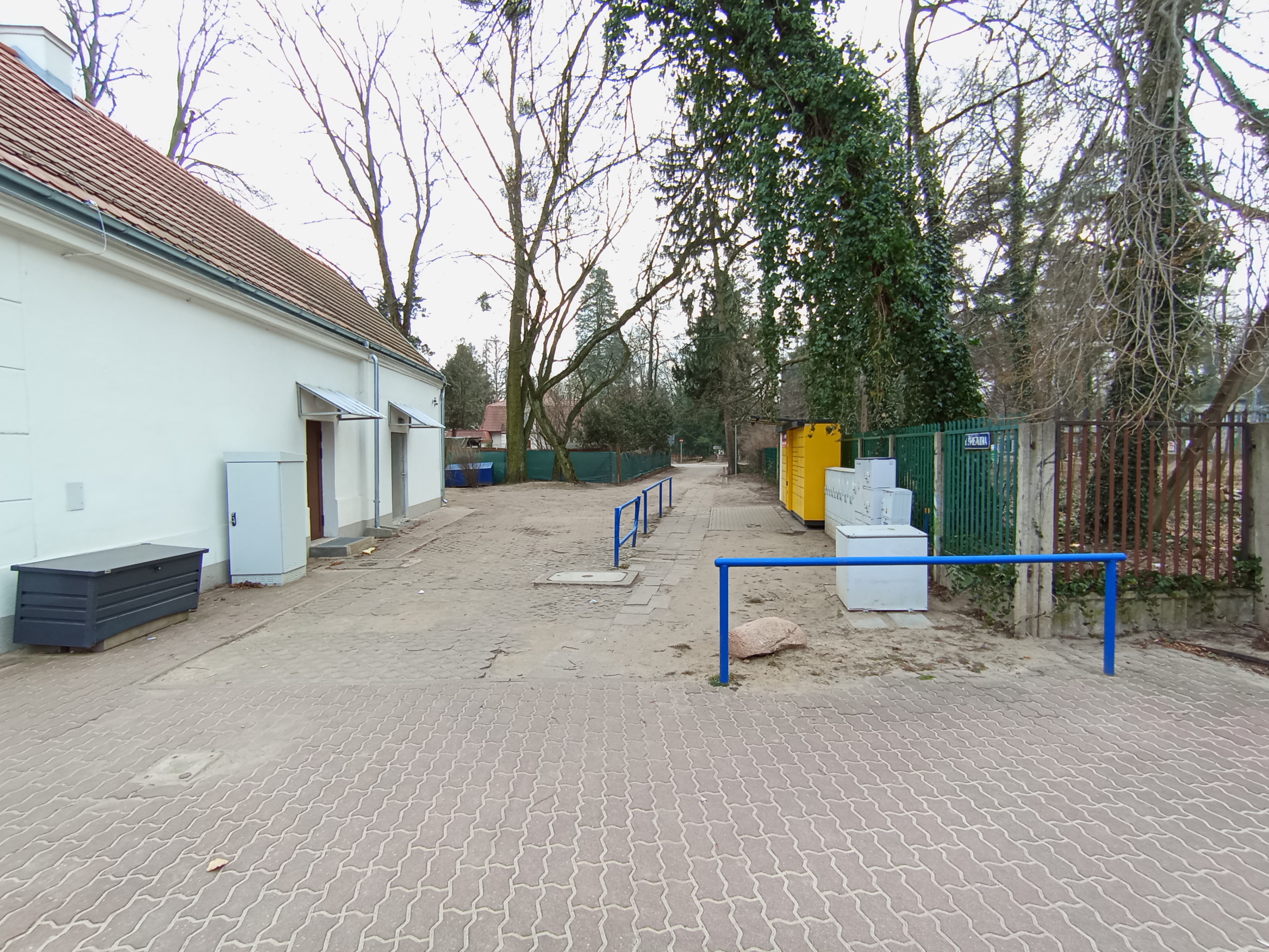 A Parking Dilemma: No Space for Bikes in Åwierkowa