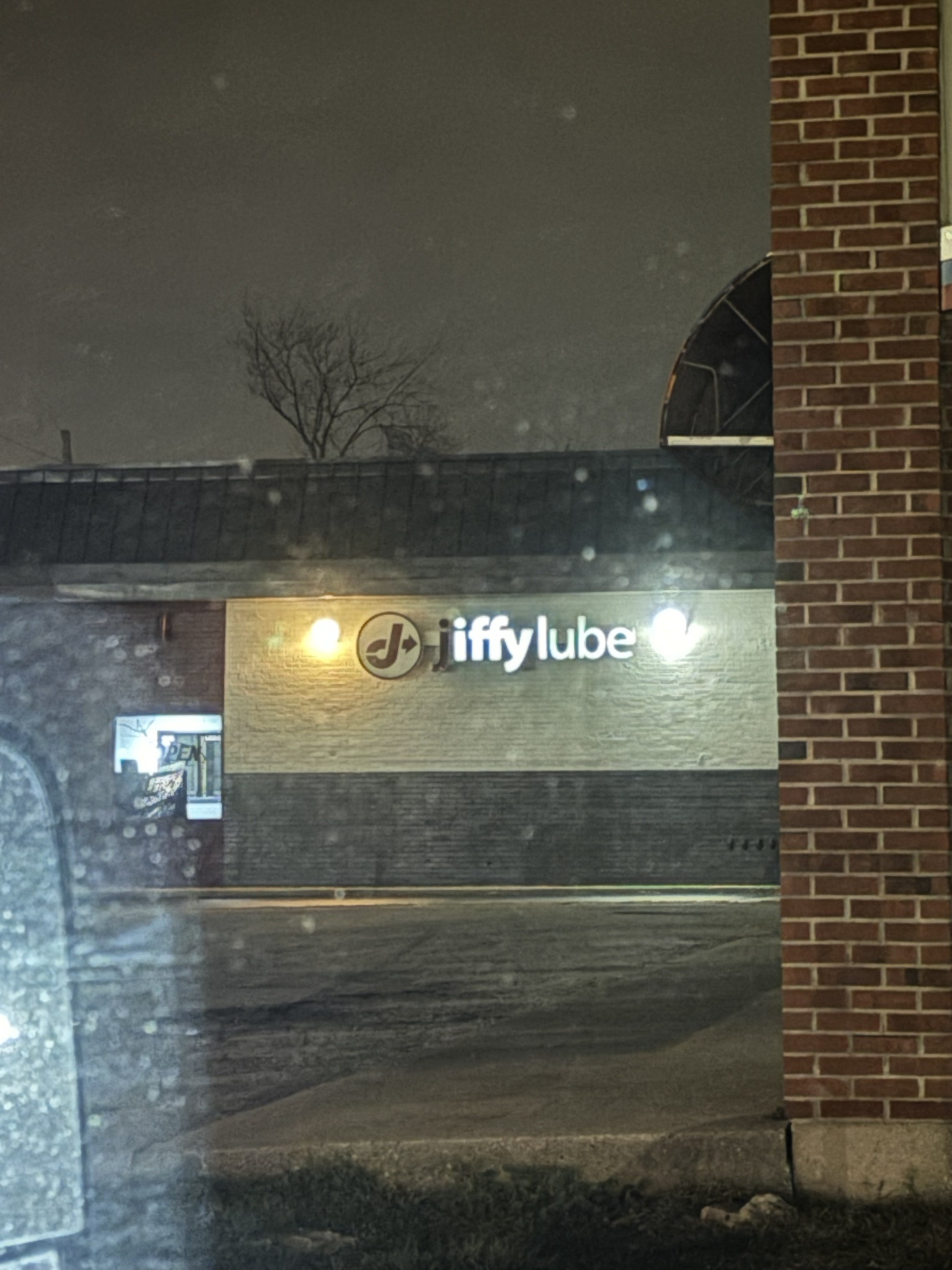 Feeling Skeptical About This Place: Promises of Quick Service
