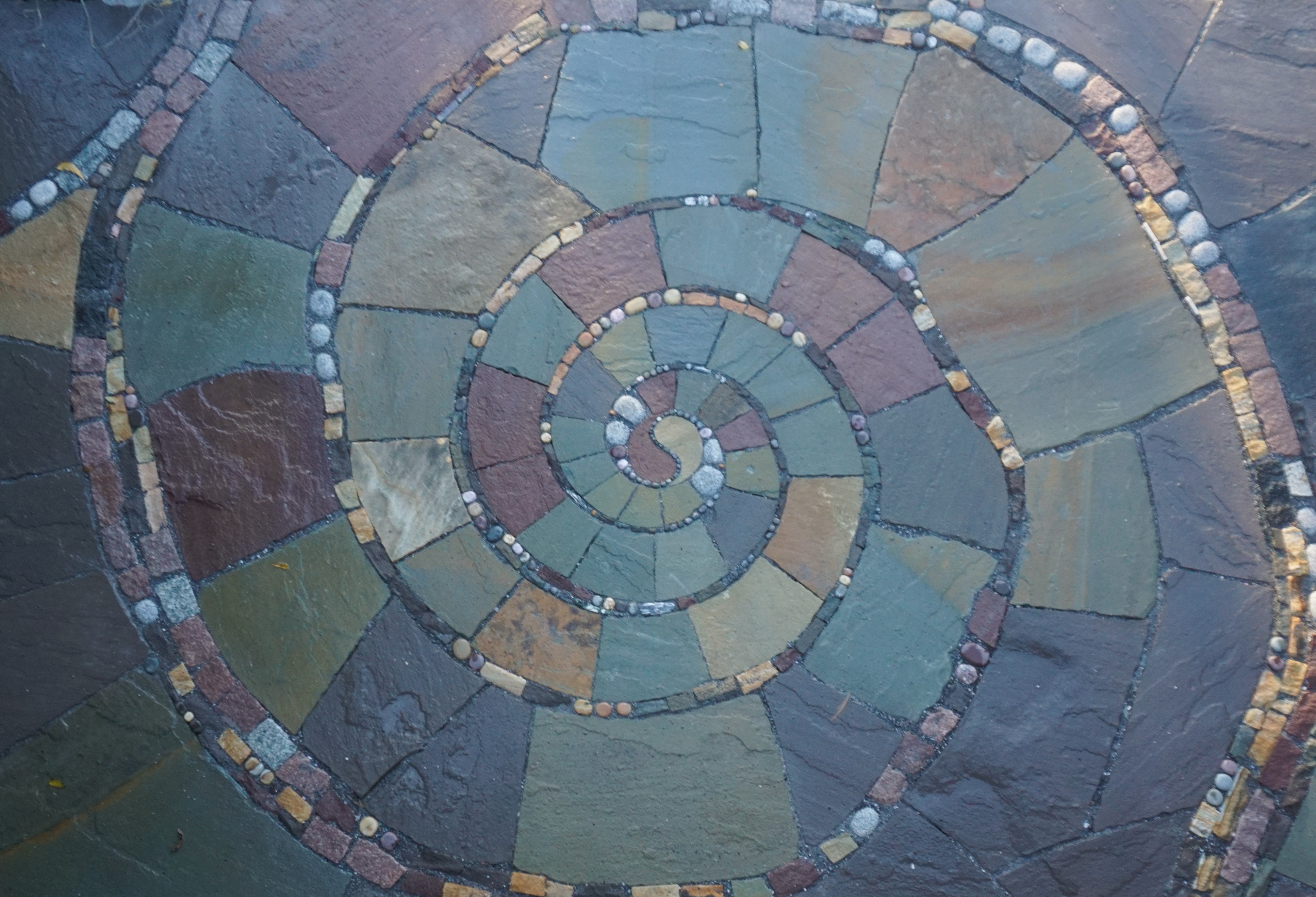 Just Finished: A Beautiful Spiral Flagstone Patio