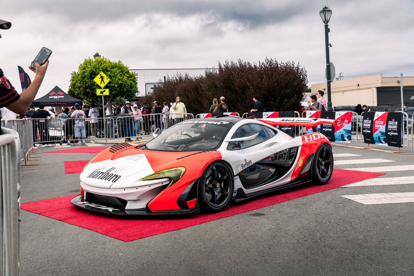 Behold the McLaren P1 HDK adorned with a striking Marlboro livery!