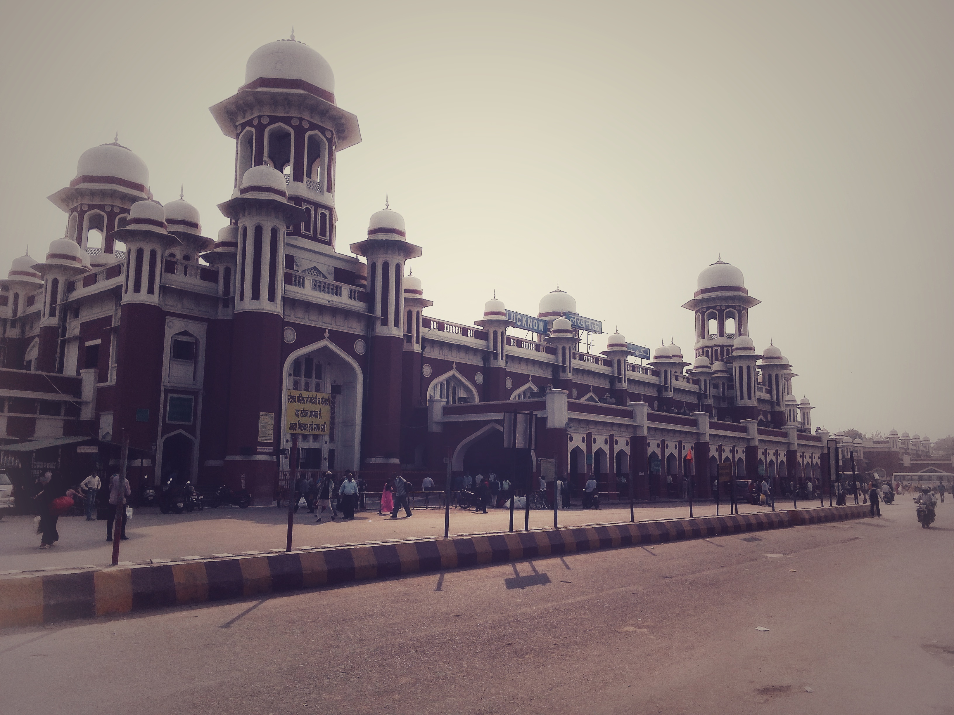 Exploring the Beauty of Charbagh in Lucknow