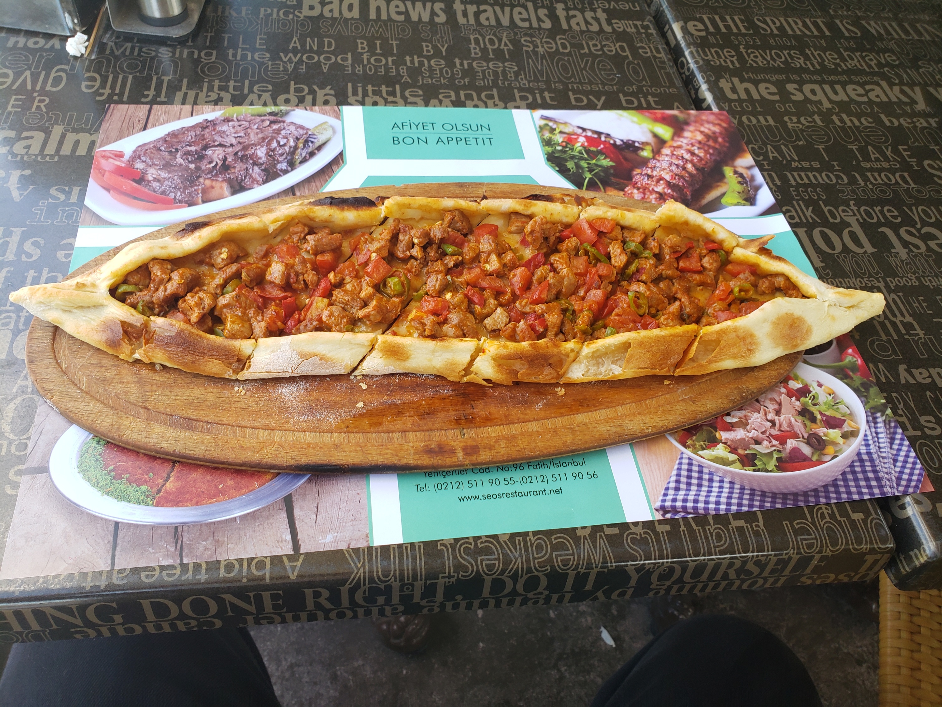 Delicious Turkish Pizza: A Slice of Pide Heaven