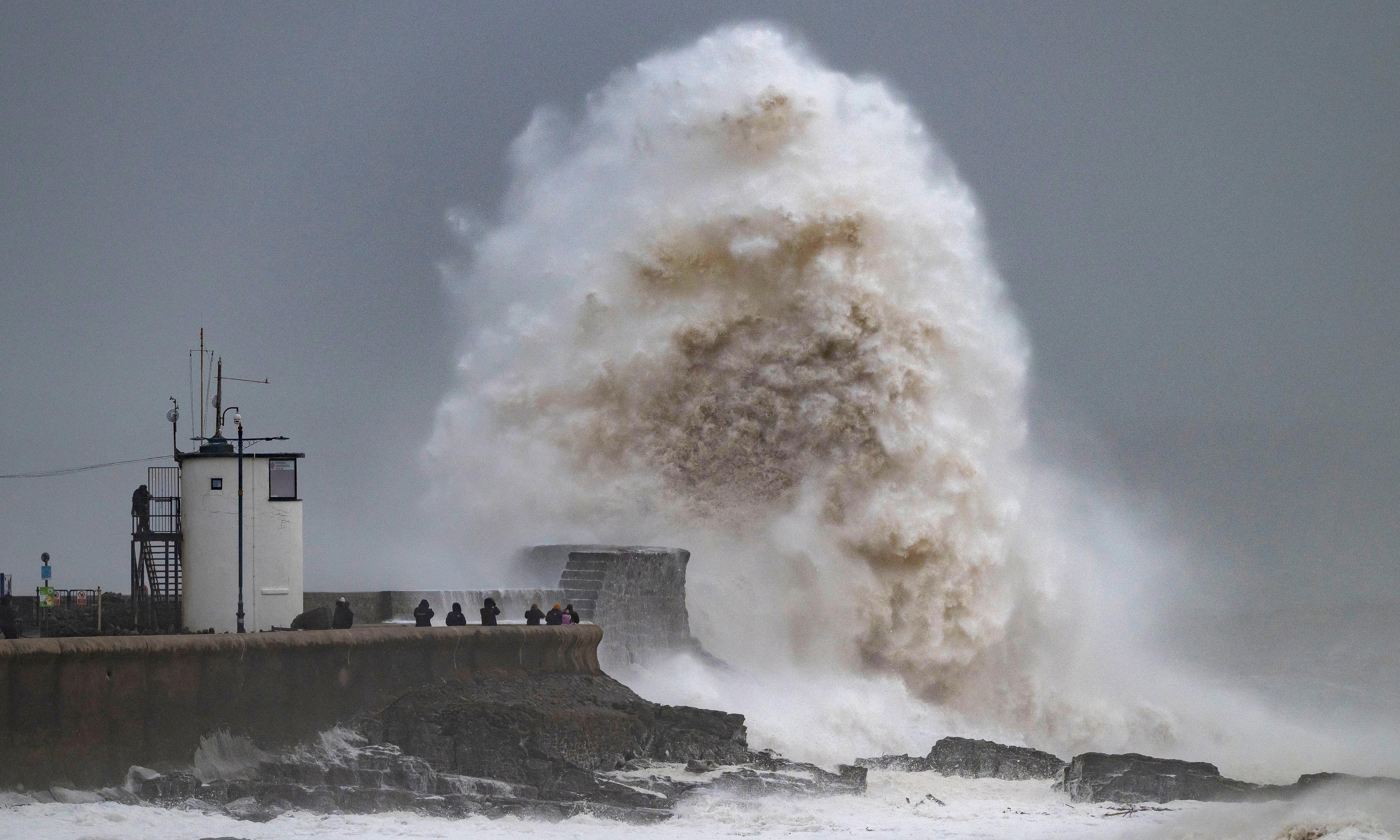 Storm Darragh: Waves Relentlessly Crash Against Porthcawl's Harbour Wall