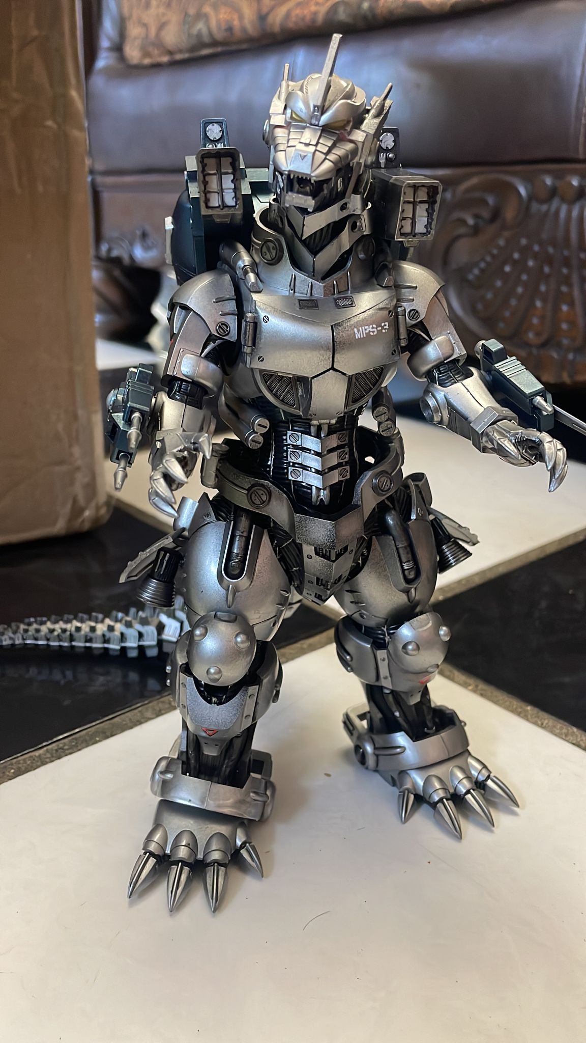 Crafting and Painting the Epic Mechagodzilla (Kiryu)