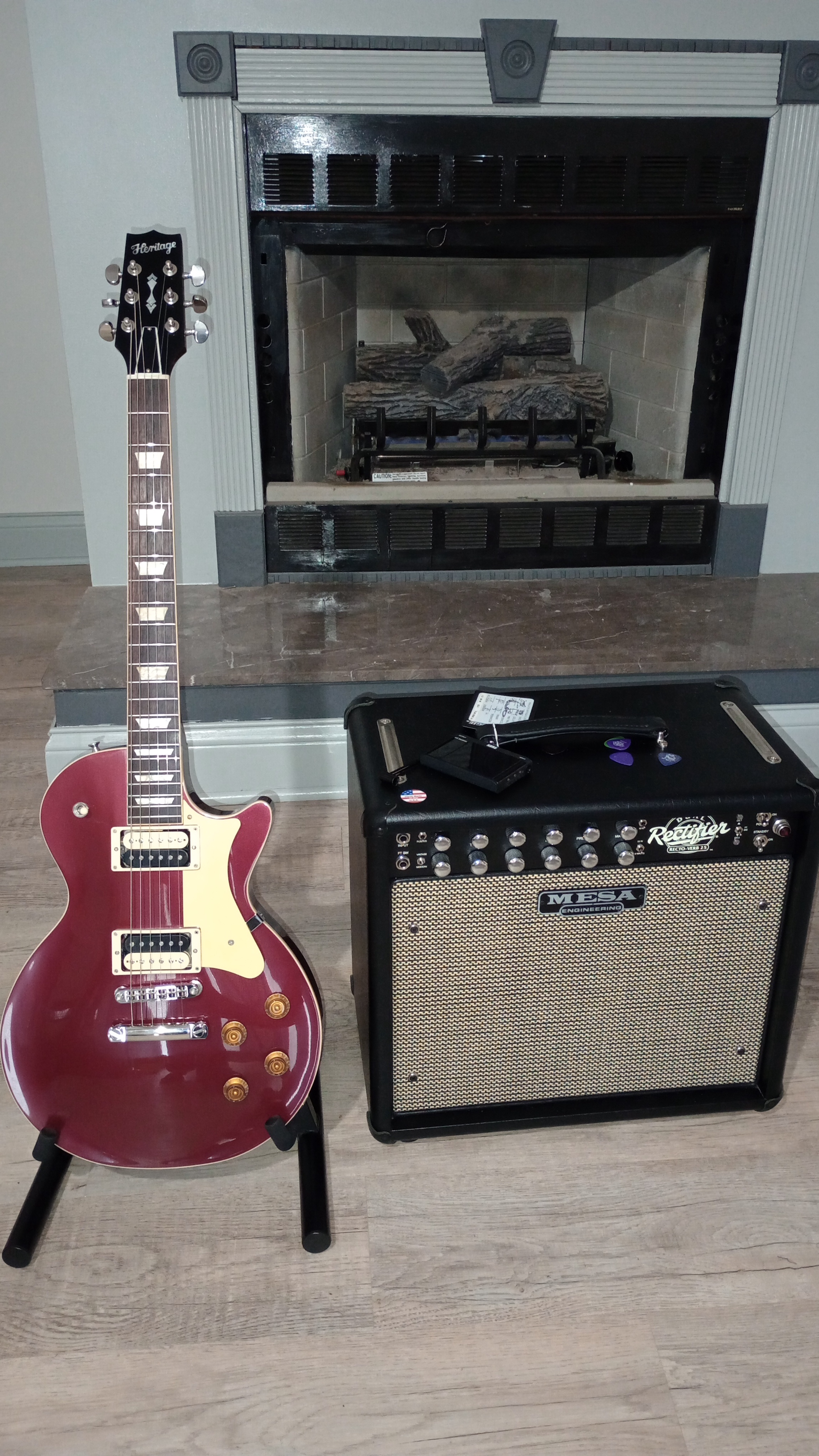 Check out this stunning Heritage custom shop H-150 paired with a Mesa Rectoverb 25 combo!