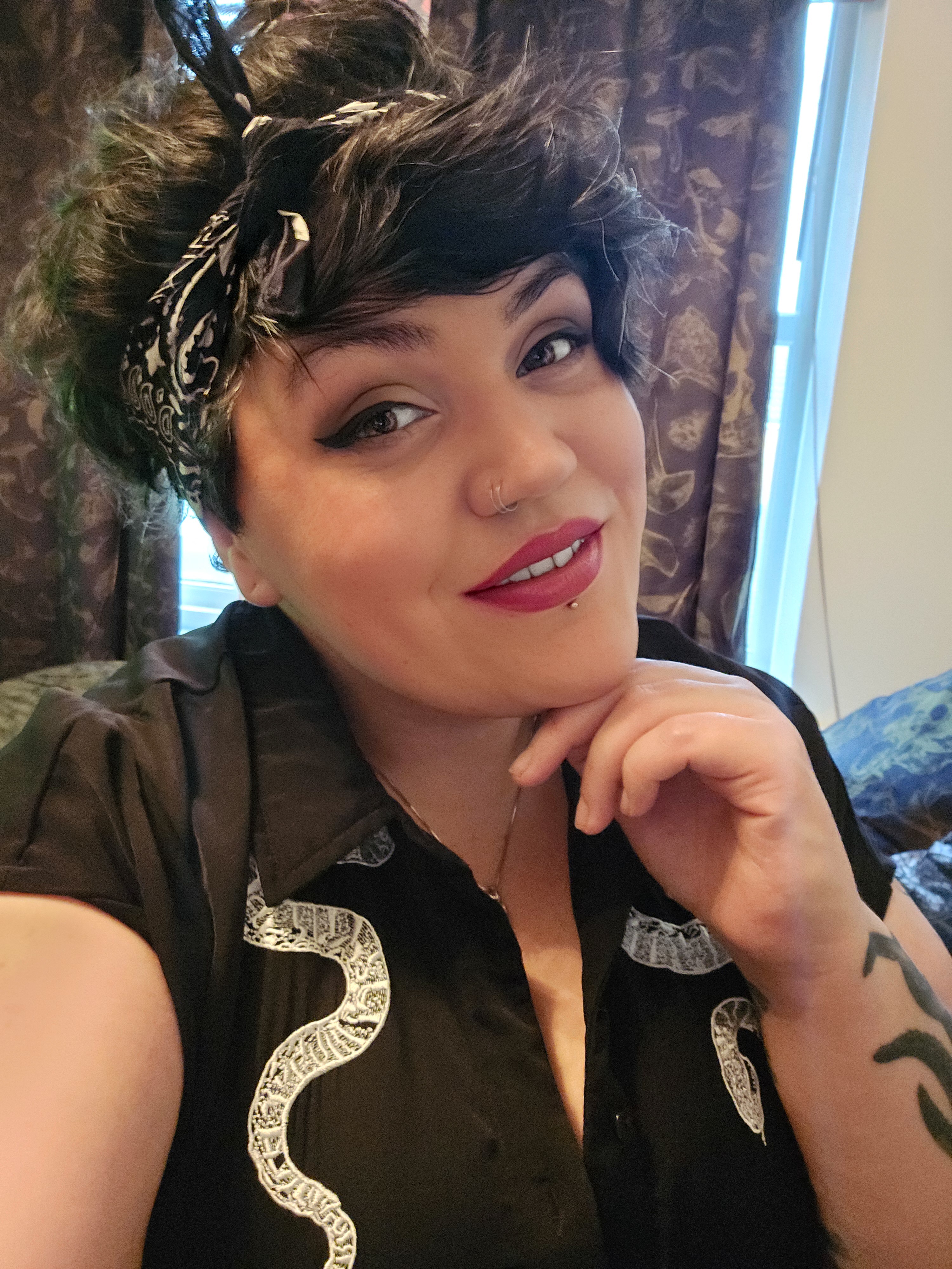 Embrace a Grinchy Gothic Christmas: Stealing Hearts and Holiday Spirit