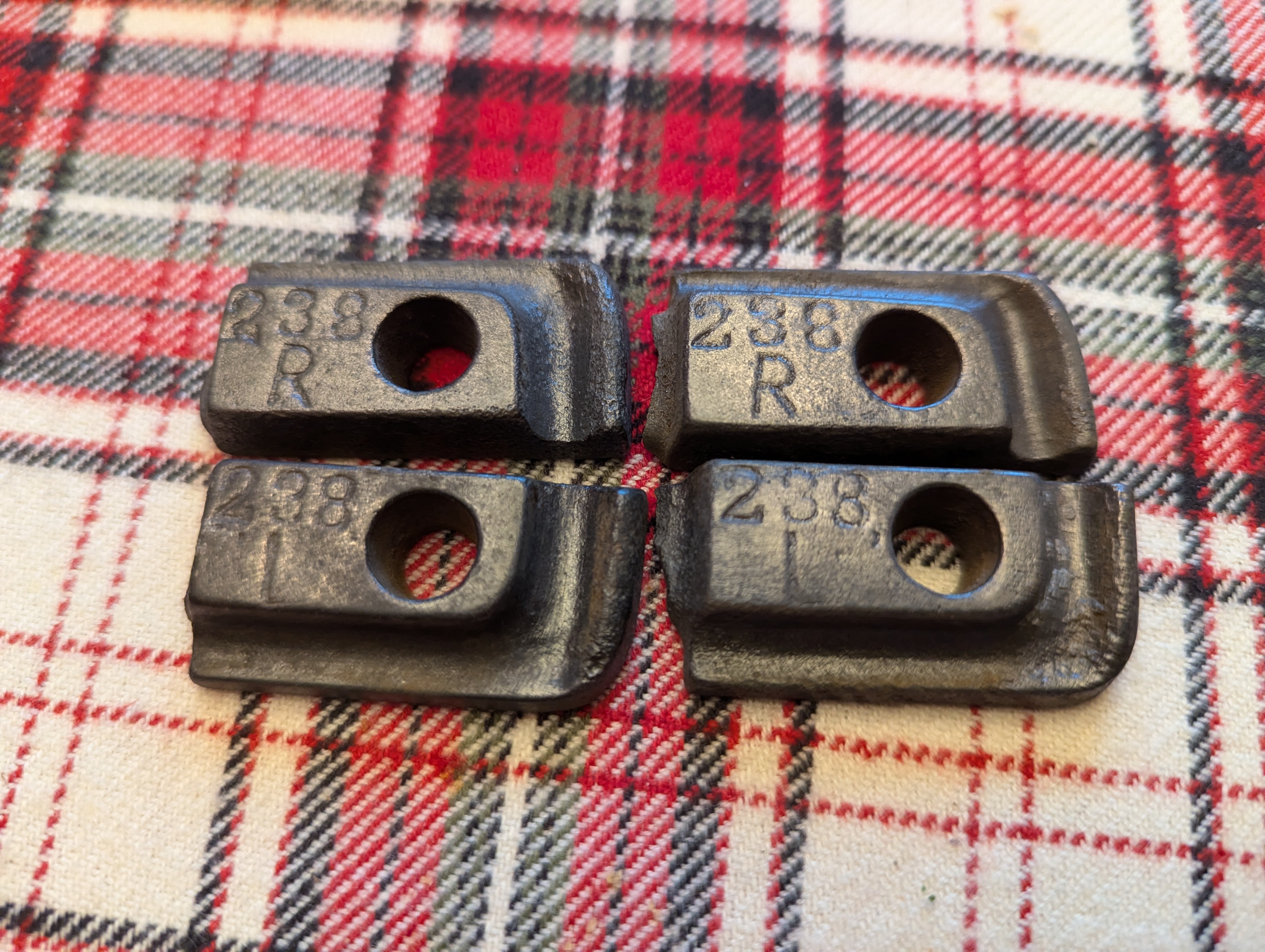 Sturdy and Stylish: The Charm of Cast Iron Brackets